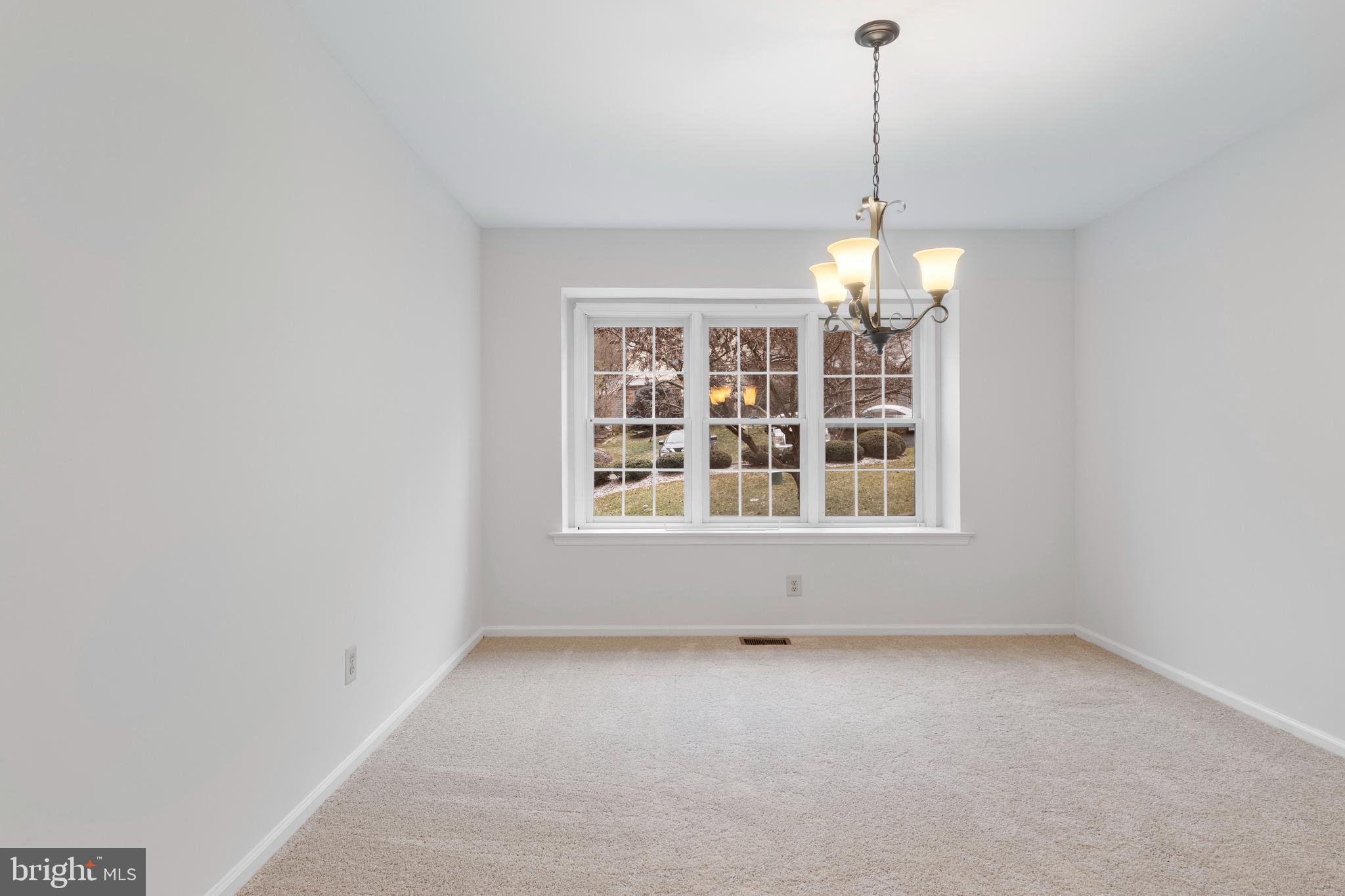 GLEN KNOLL ESTATES - Residential