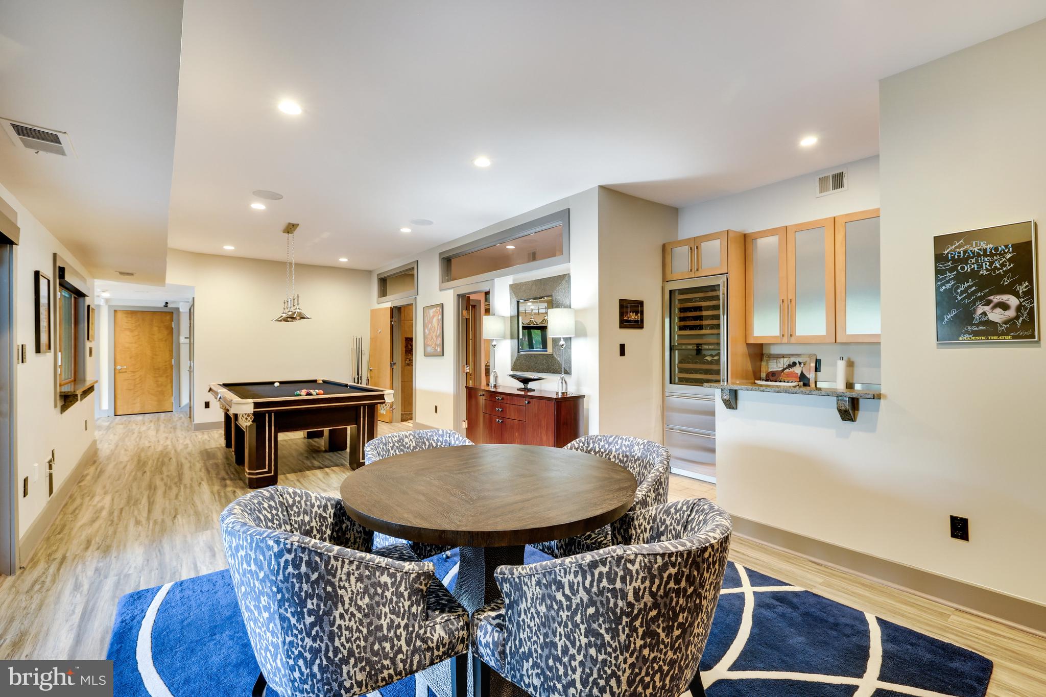 RESTON - Residential