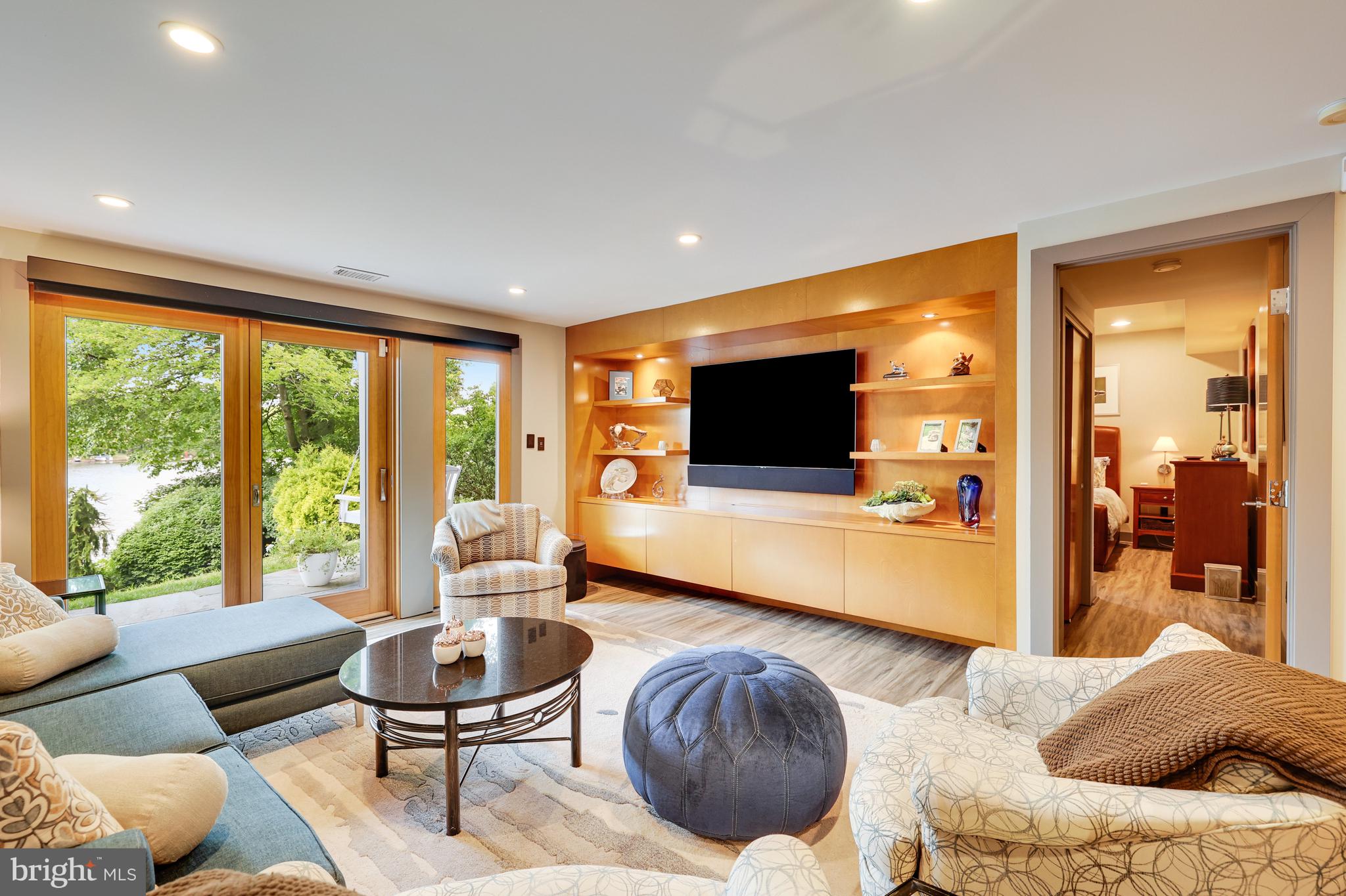 RESTON - Residential