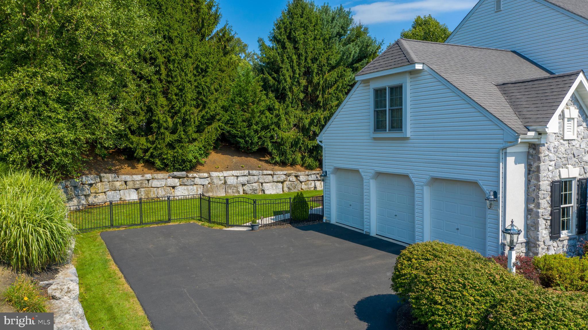 THE MEADOWS - Residential