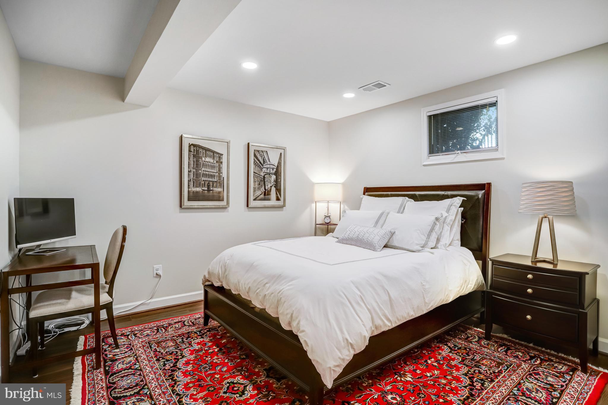 KINGS MANOR TOWNE HOUSES - Residential
