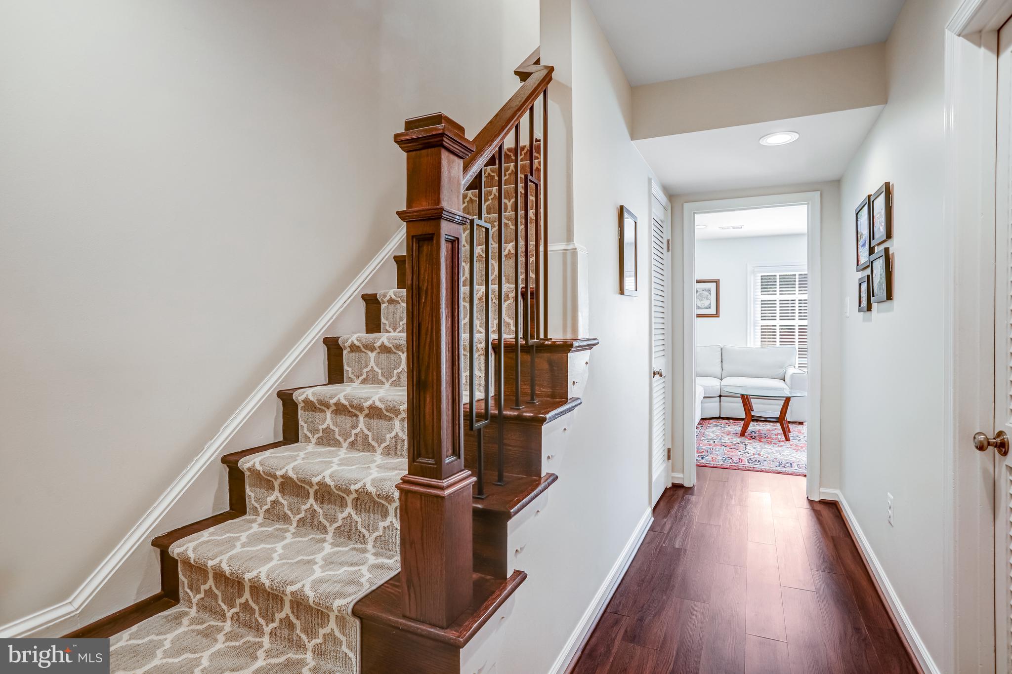 KINGS MANOR TOWNE HOUSES - Residential