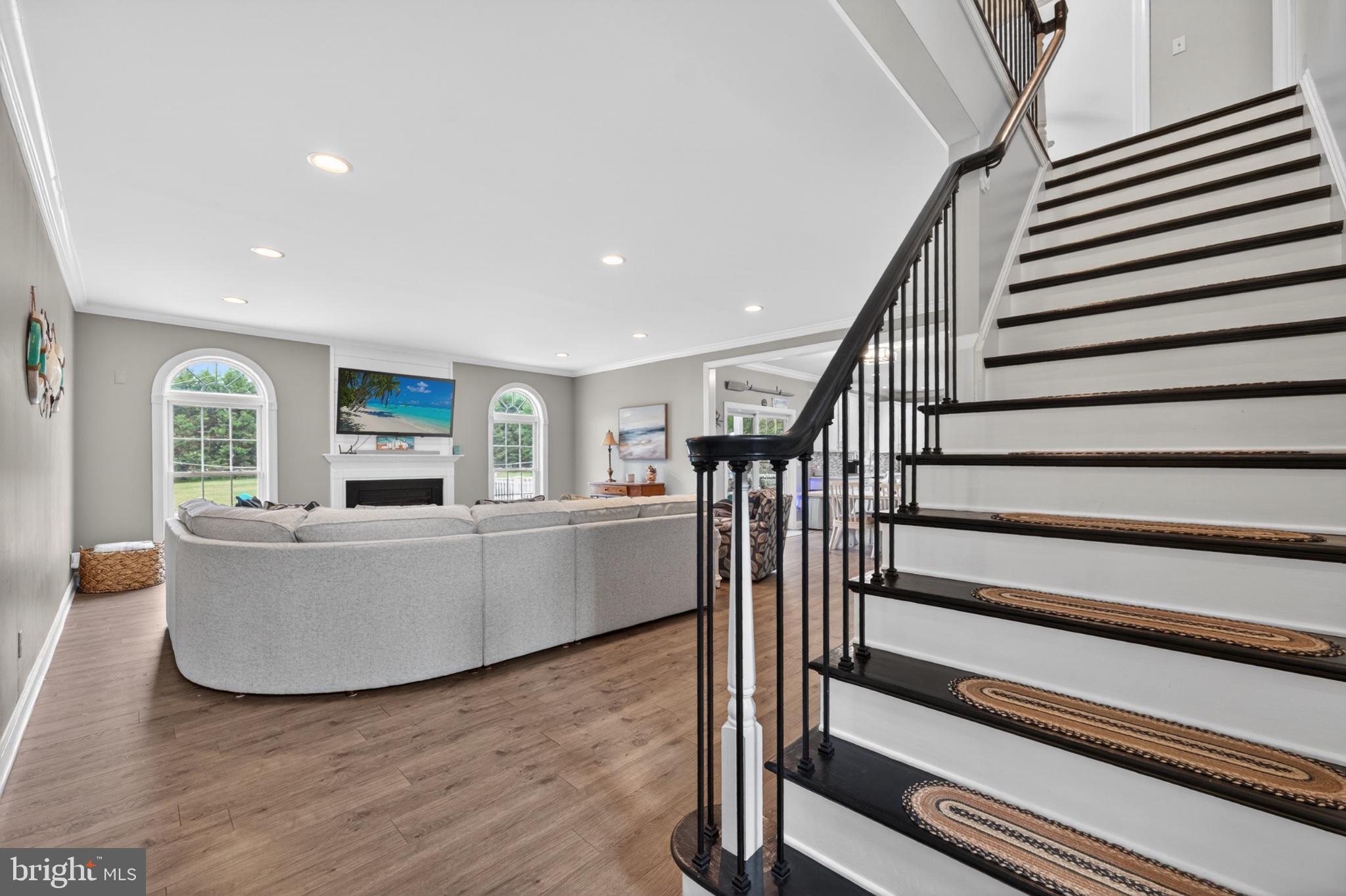 HOLLINGSWORTH - Residential