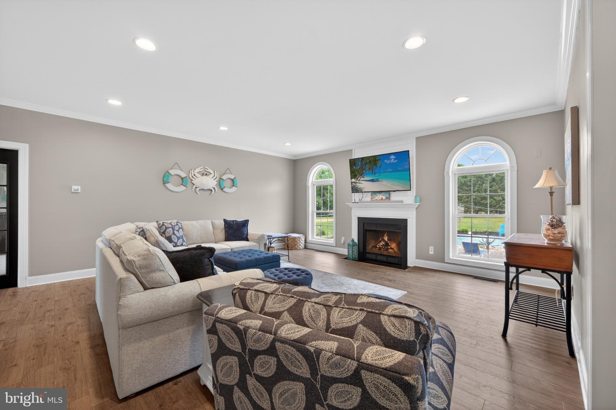 HOLLINGSWORTH - Residential