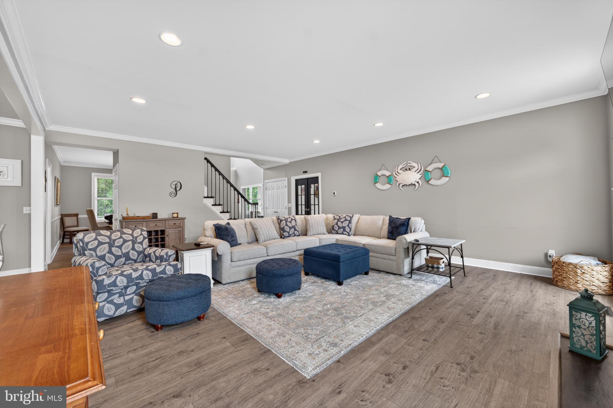 HOLLINGSWORTH - Residential