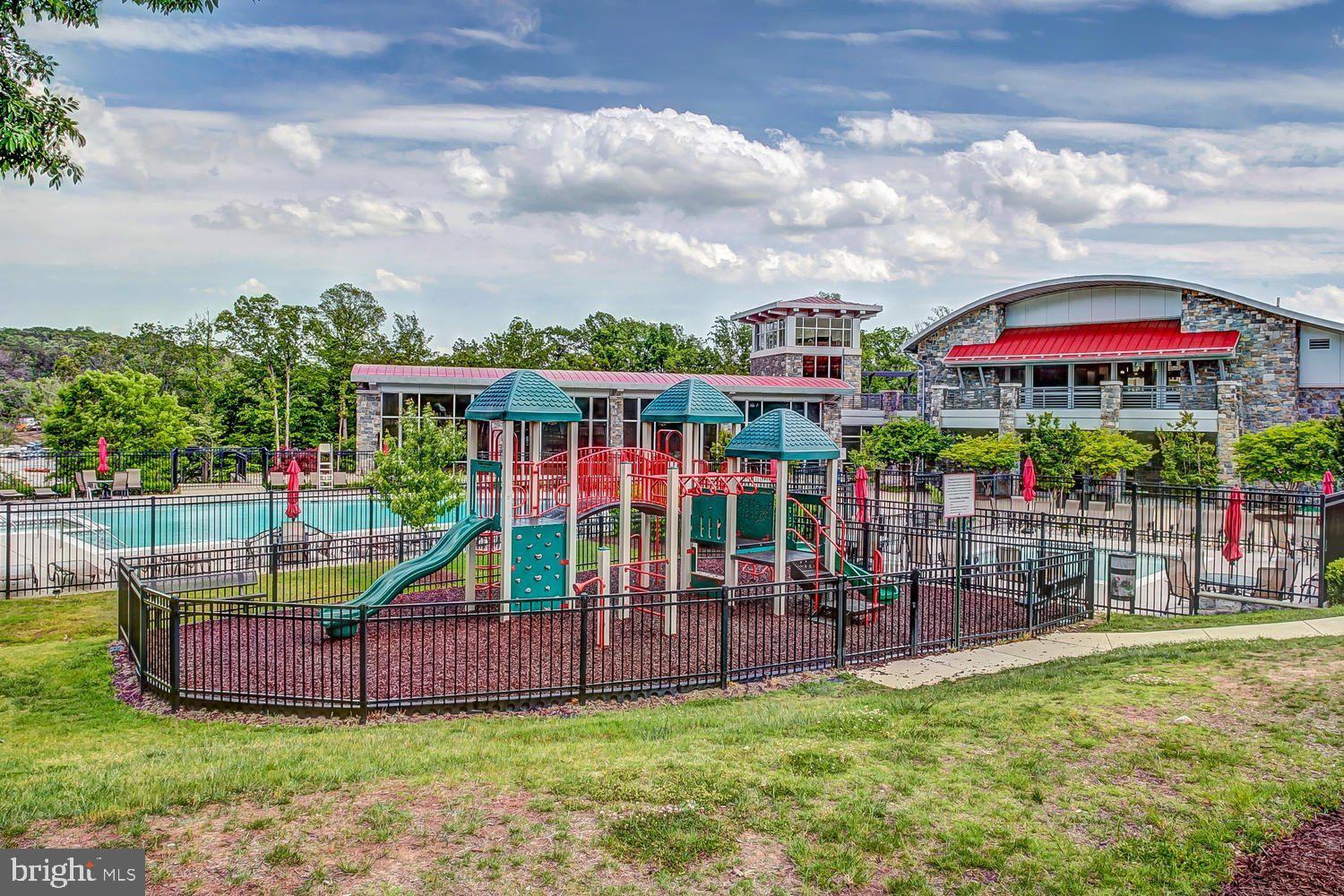POTOMAC CLUB - Residential
