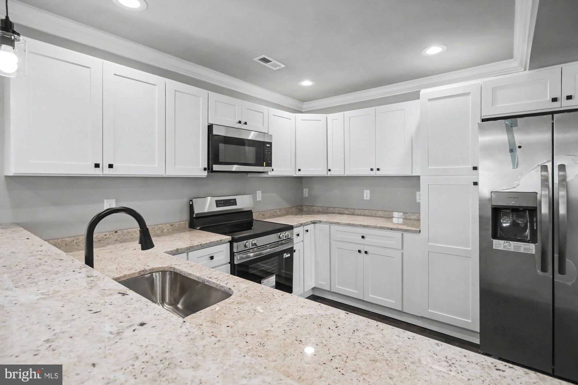 EASTWOOD - Residential