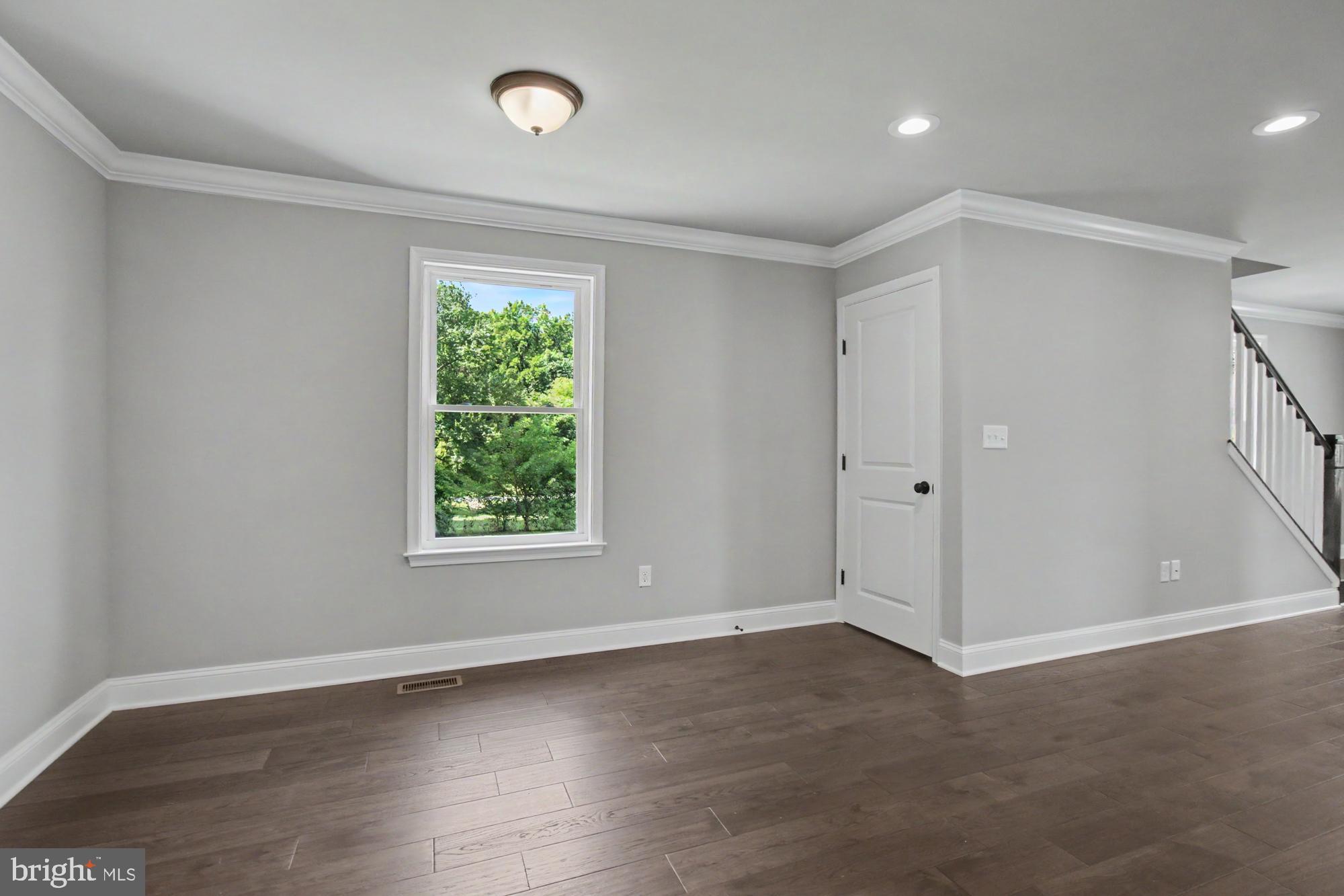 EASTWOOD - Residential