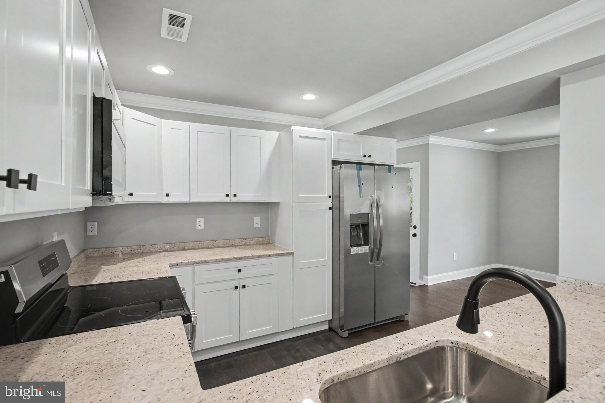 EASTWOOD - Residential