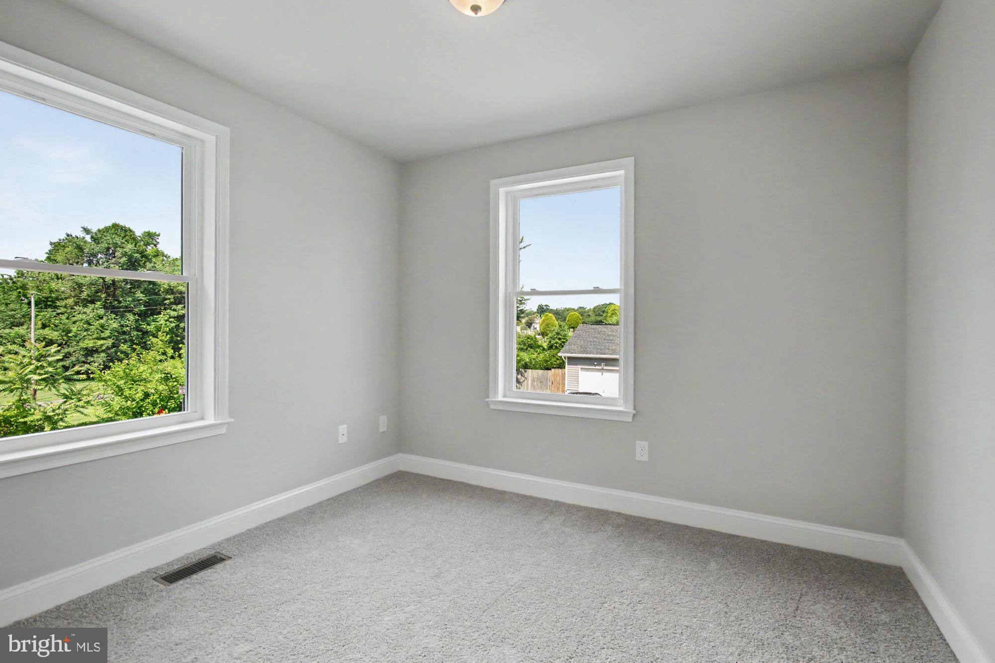 EASTWOOD - Residential