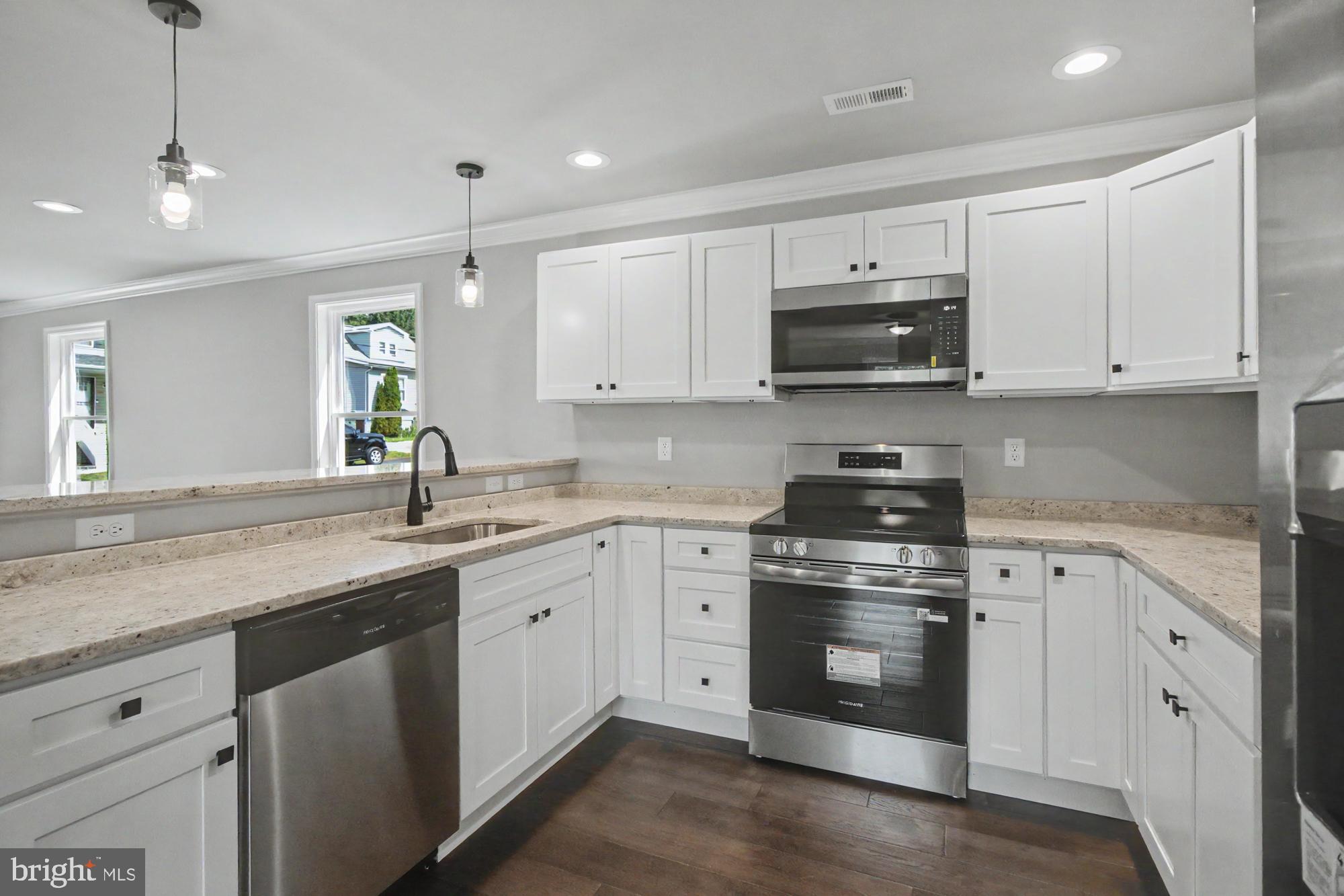 EASTWOOD - Residential