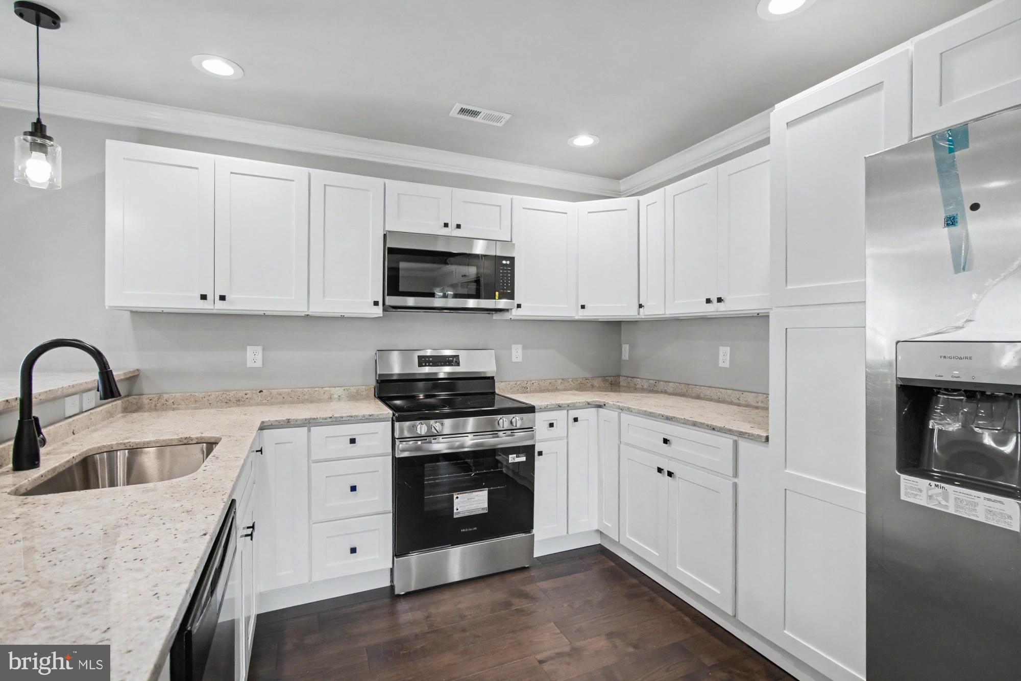 EASTWOOD - Residential