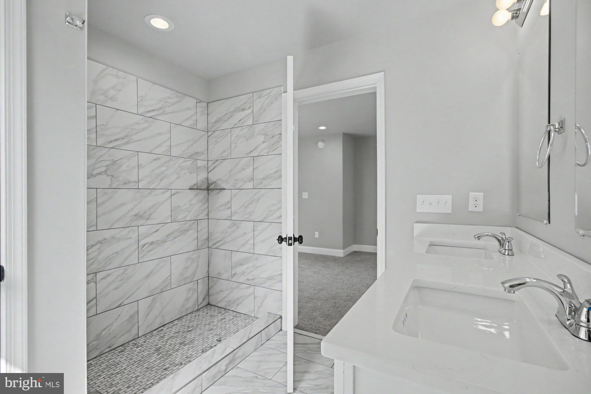 EASTWOOD - Residential