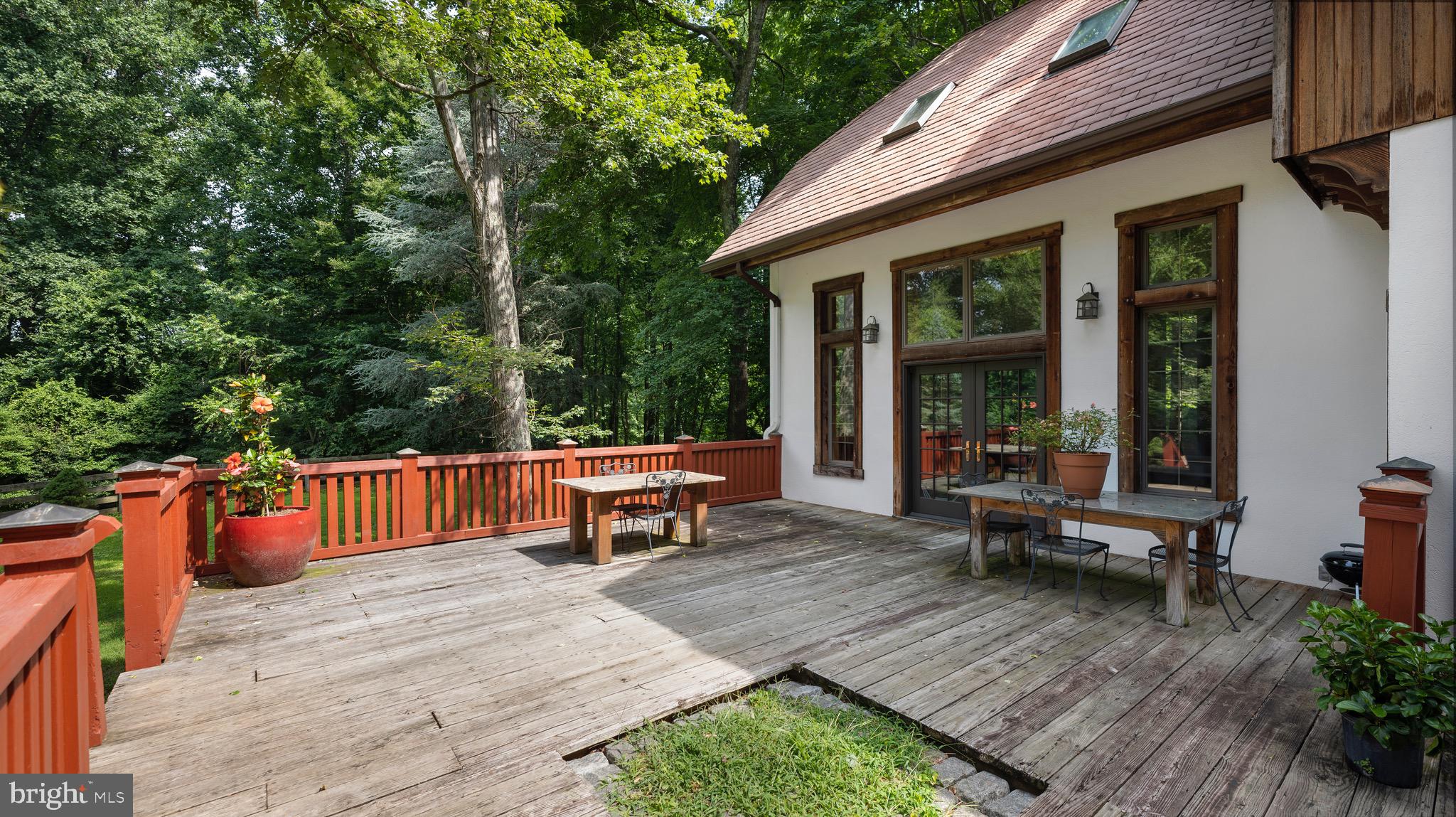 POTOMAC OUTSIDE - Residential
