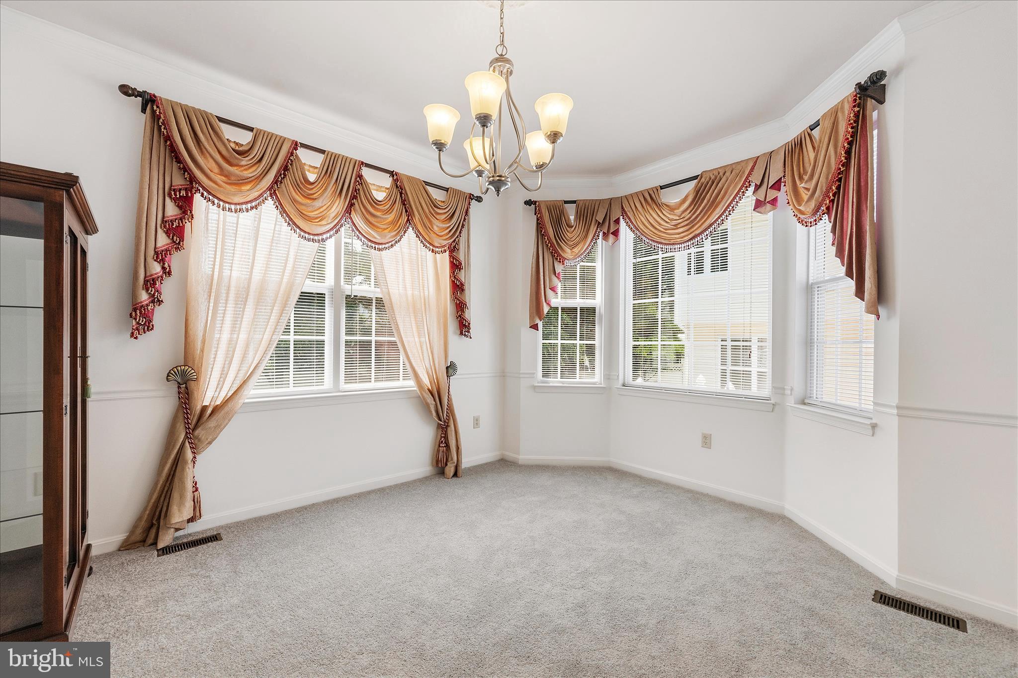 ROSE VILLAGE - Residential