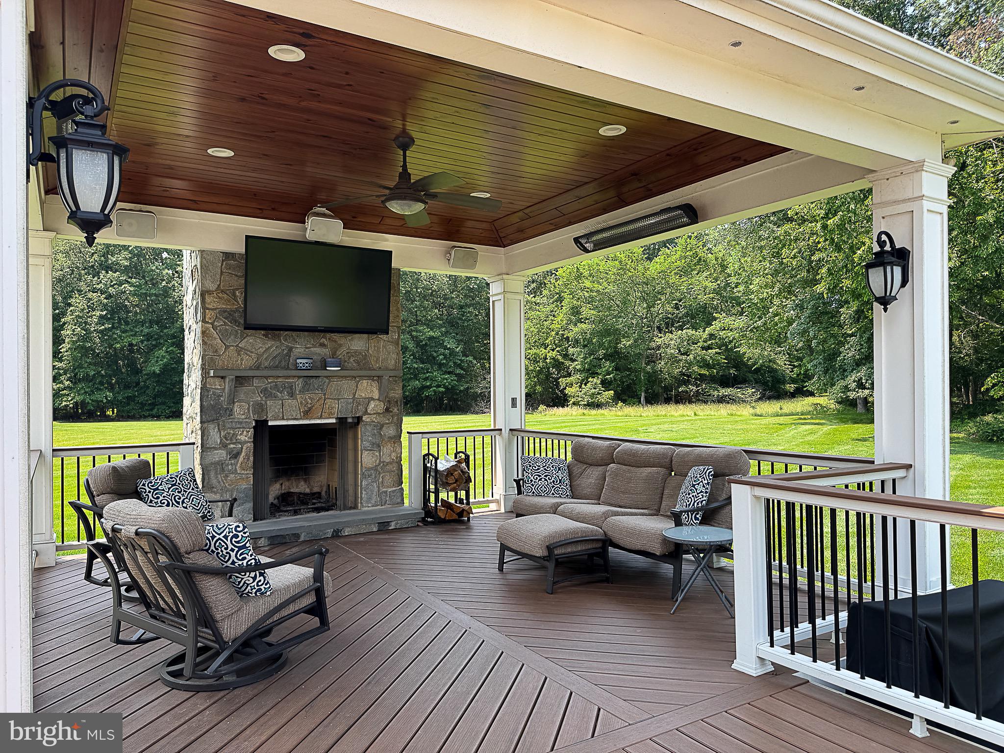 RED CEDAR - Residential