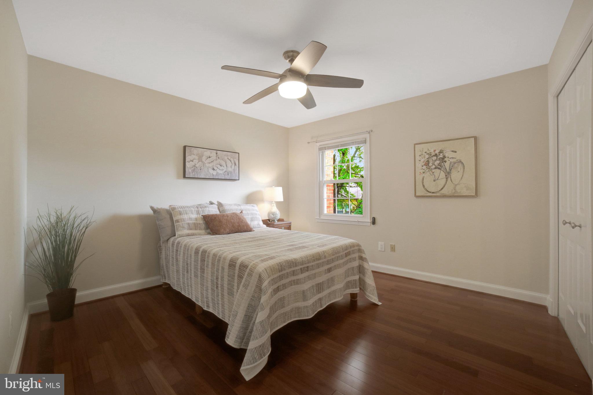 ROYAL COURT - Residential