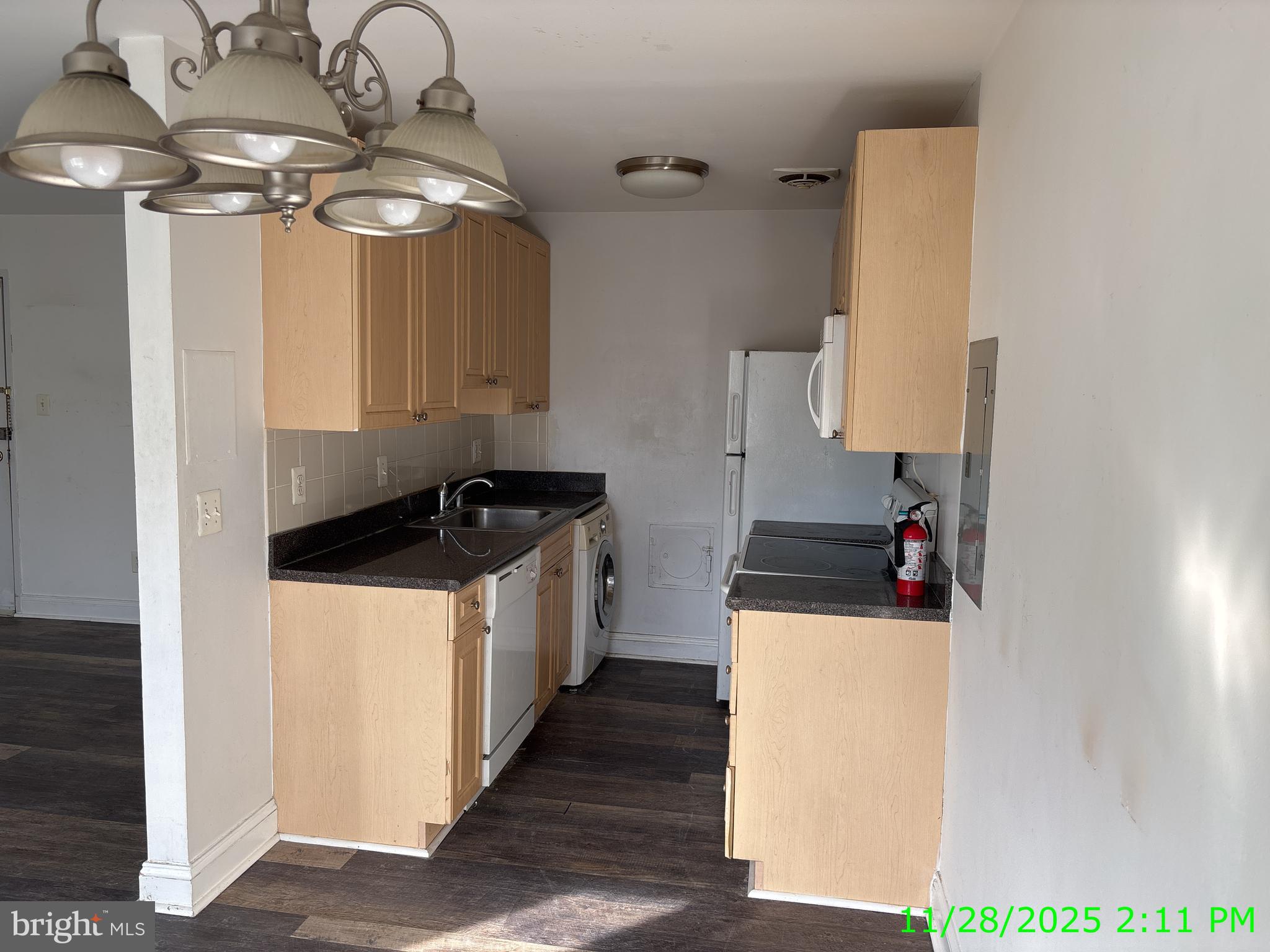 THE FAIRMONT 1005 CONDO - Residential