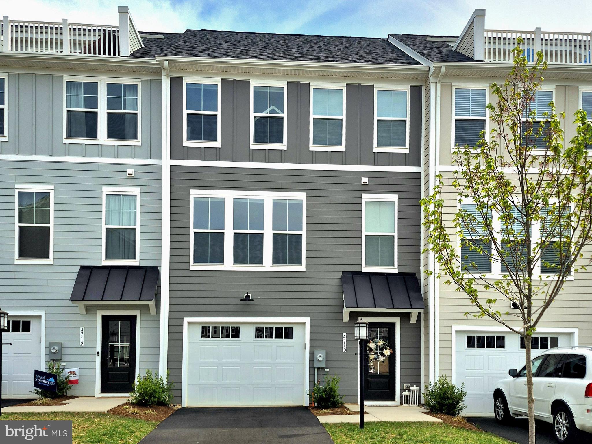 PLEASANT GREEN - Residential Lease