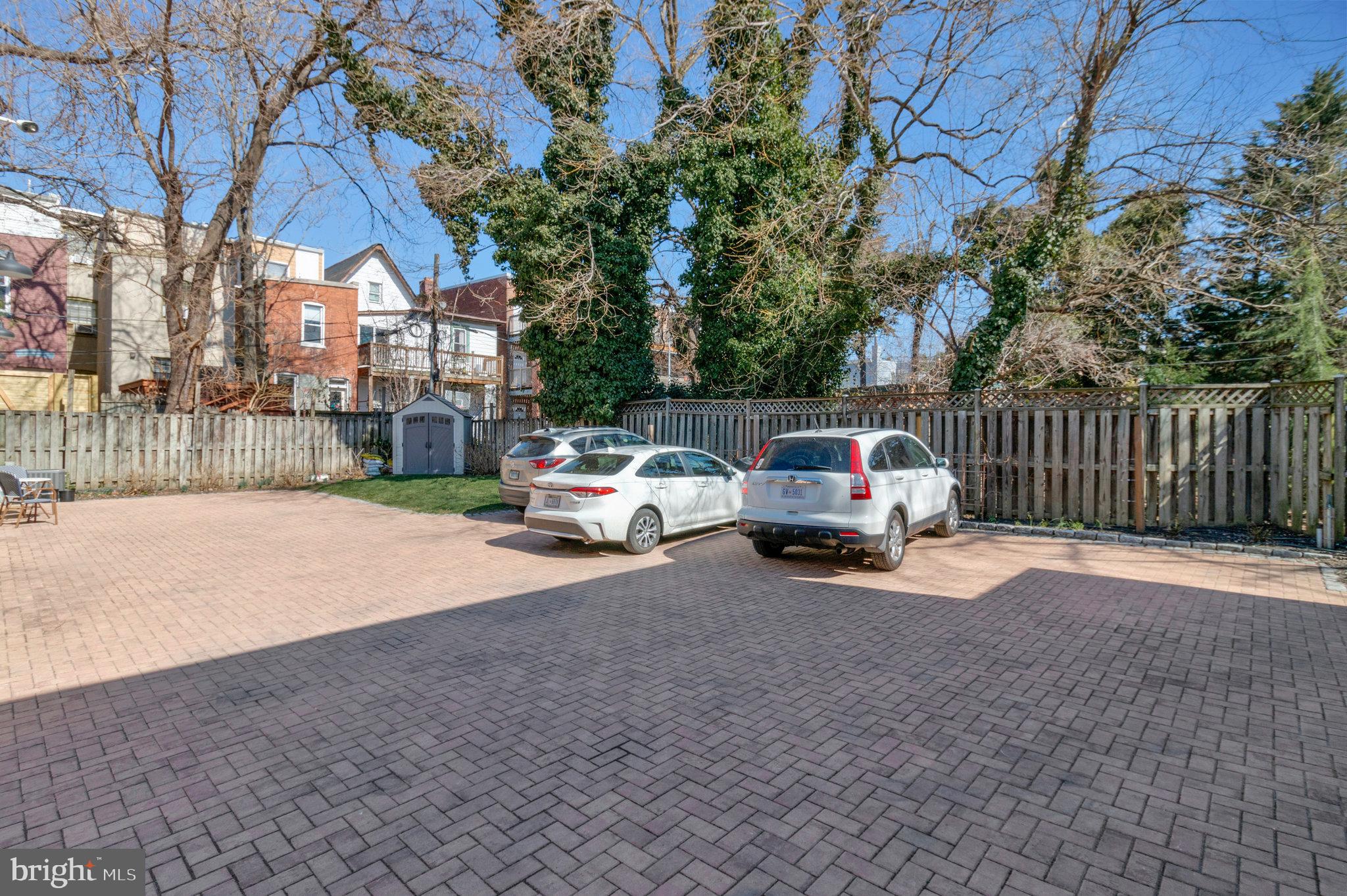 LEDROIT PARK - Residential