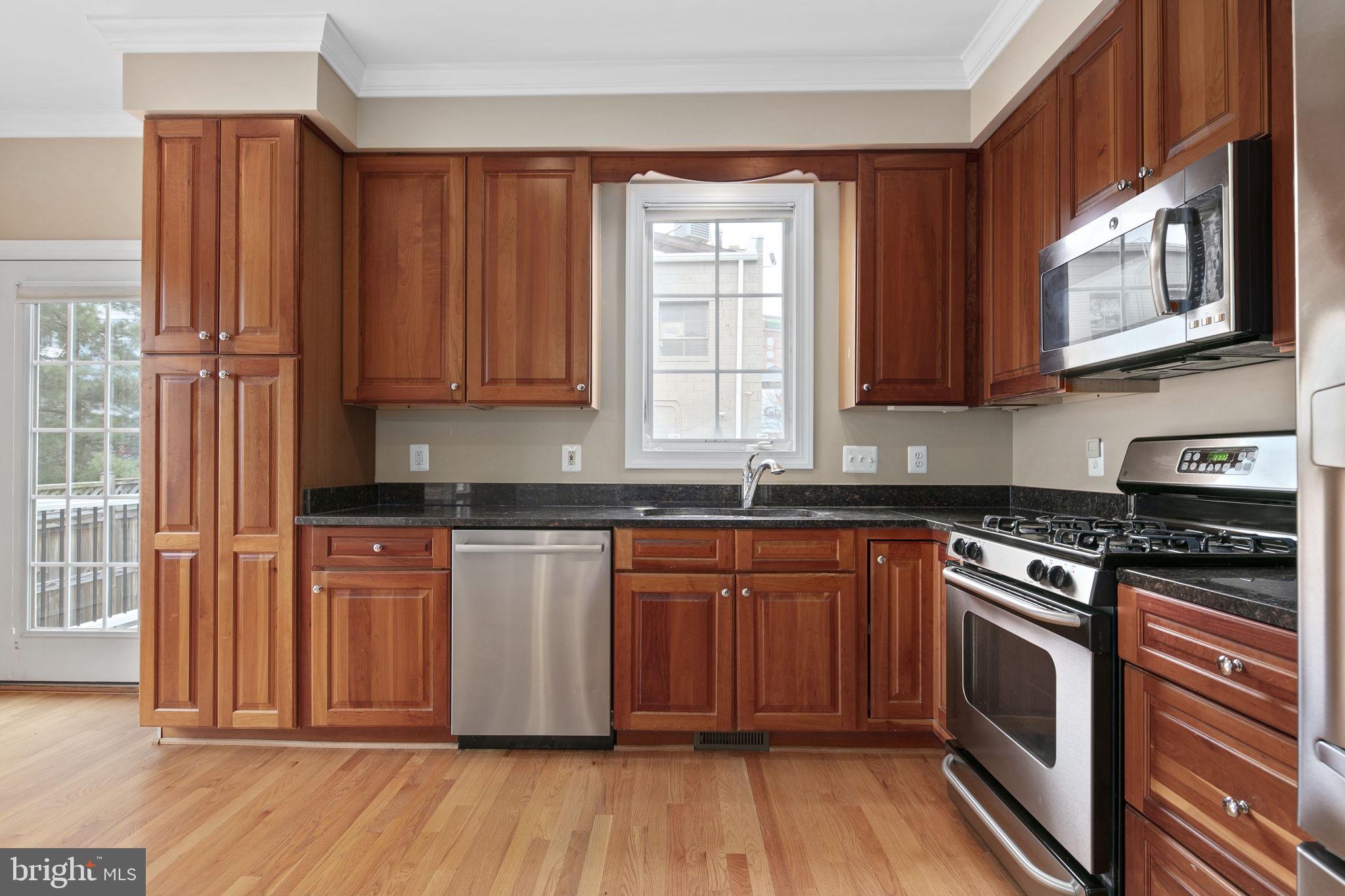 VIRGINIA SQUARE - Residential Lease