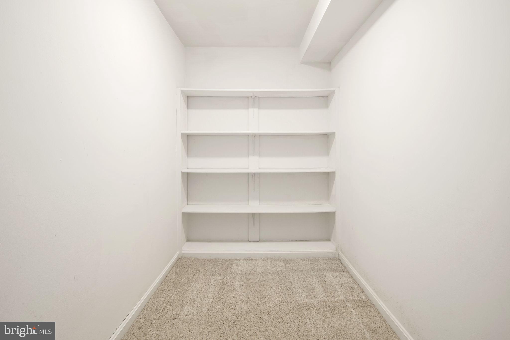 VIRGINIA SQUARE - Residential Lease