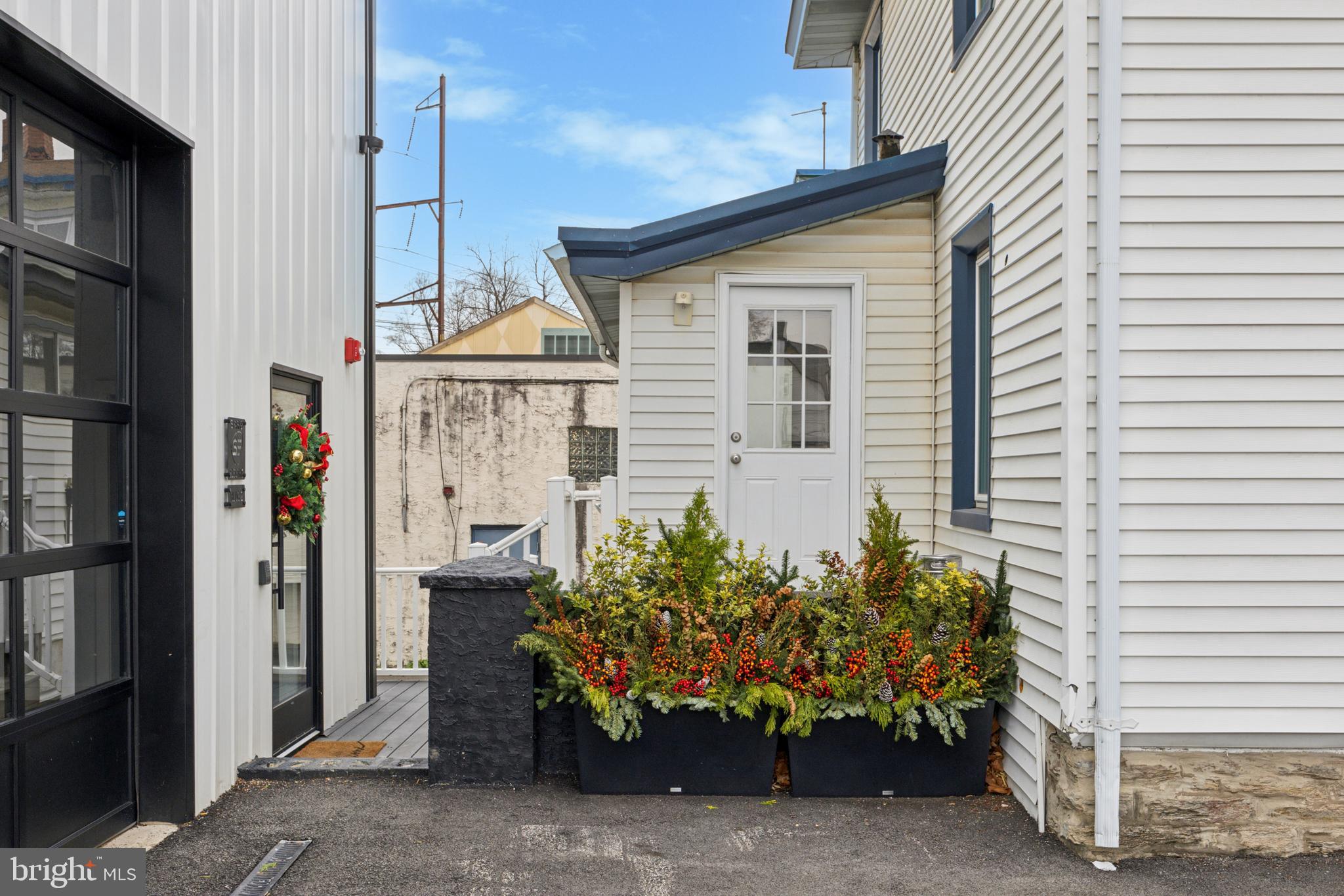GLENSIDE - Commercial Lease