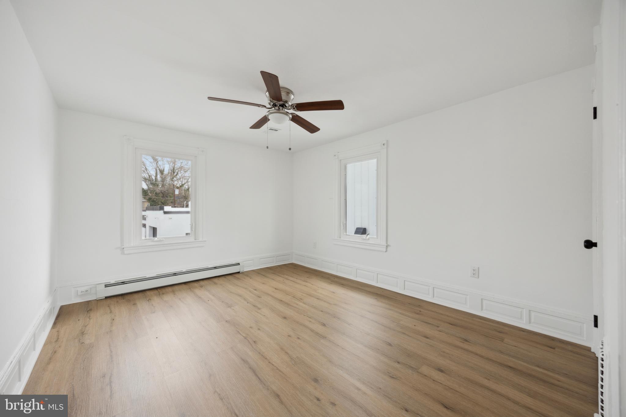 GLENSIDE - Commercial Lease