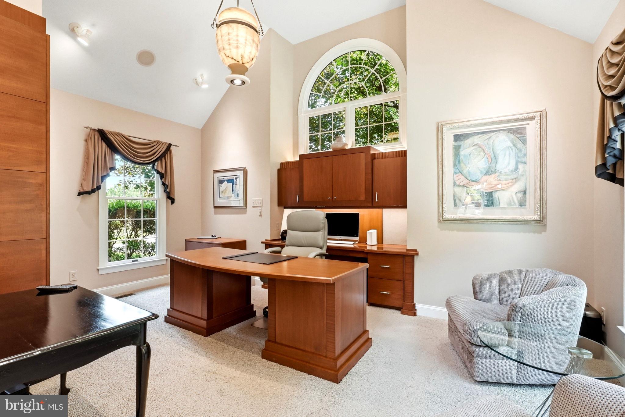 THORNBURY HUNT - Residential