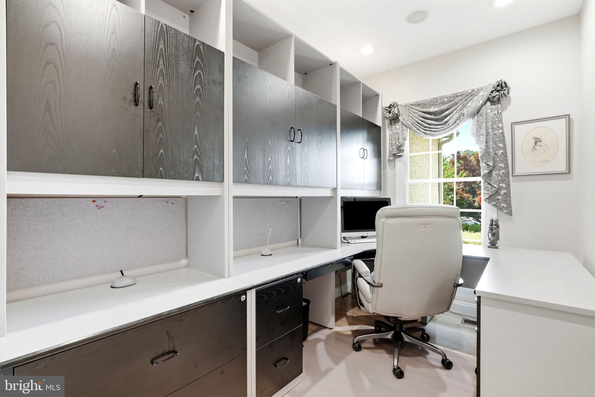 THORNBURY HUNT - Residential