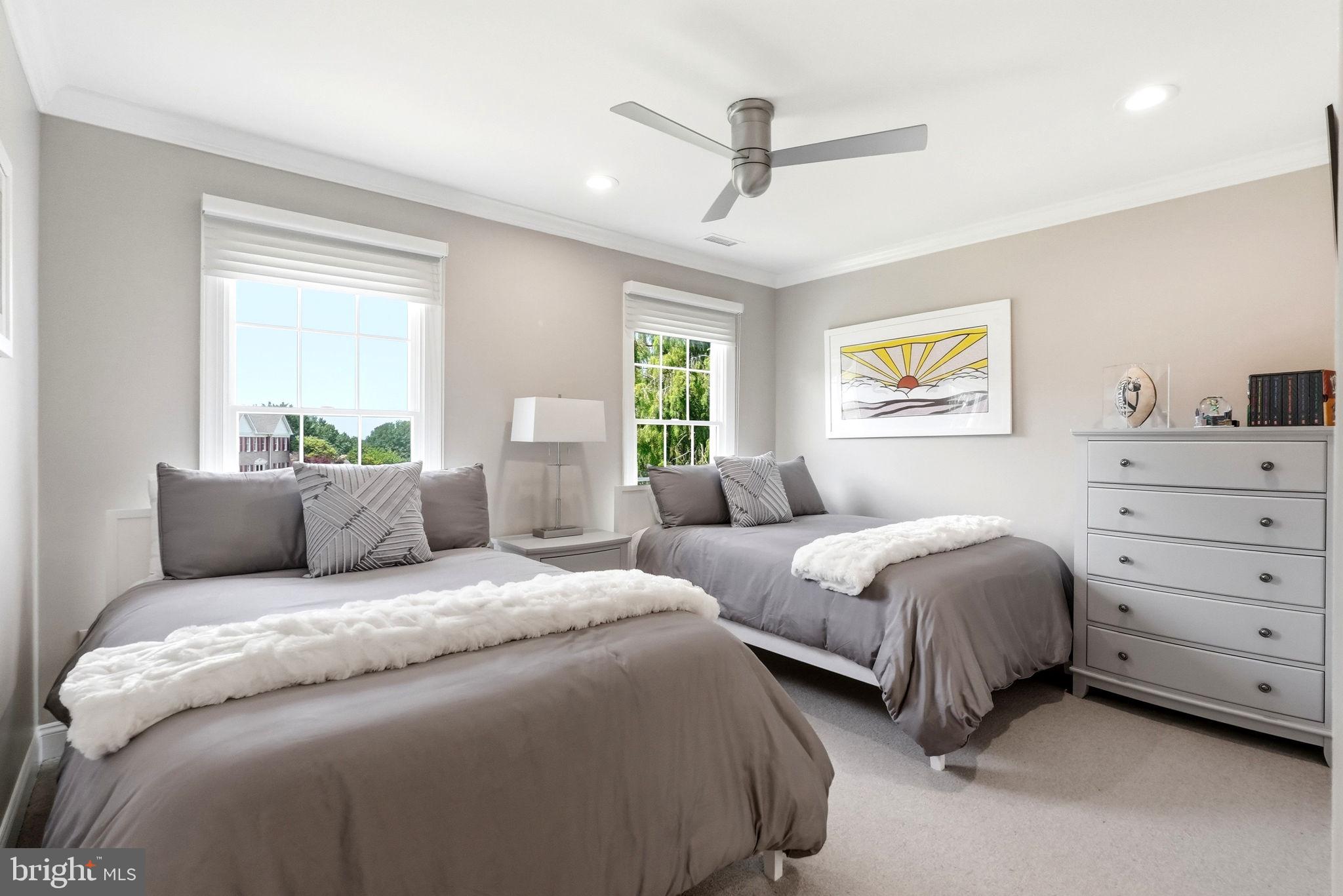 THORNBURY HUNT - Residential