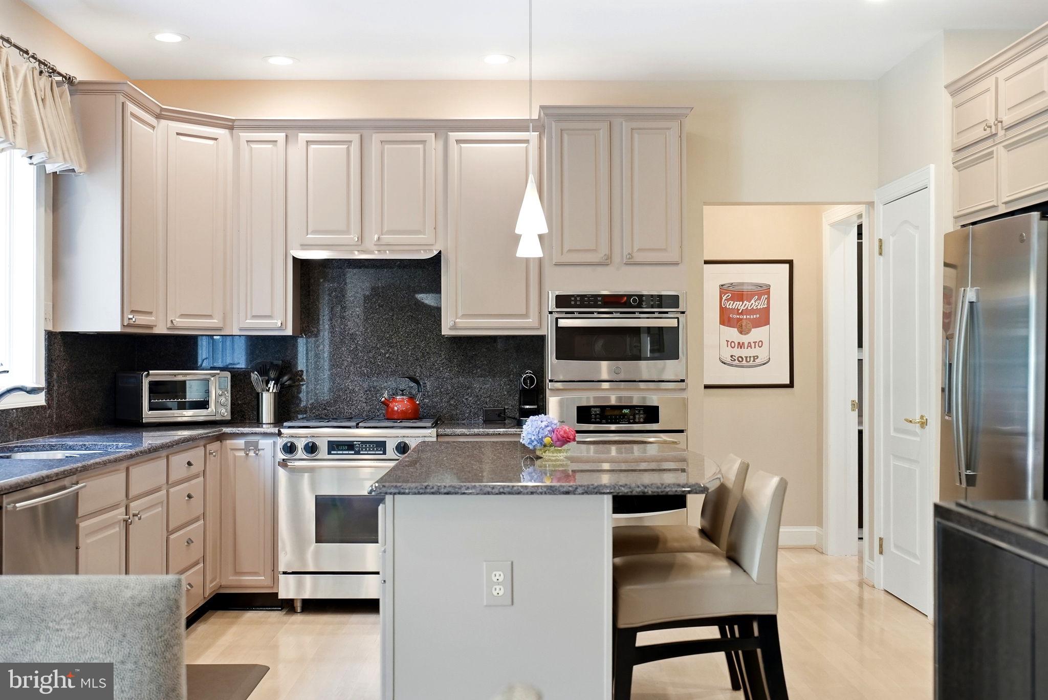 THORNBURY HUNT - Residential