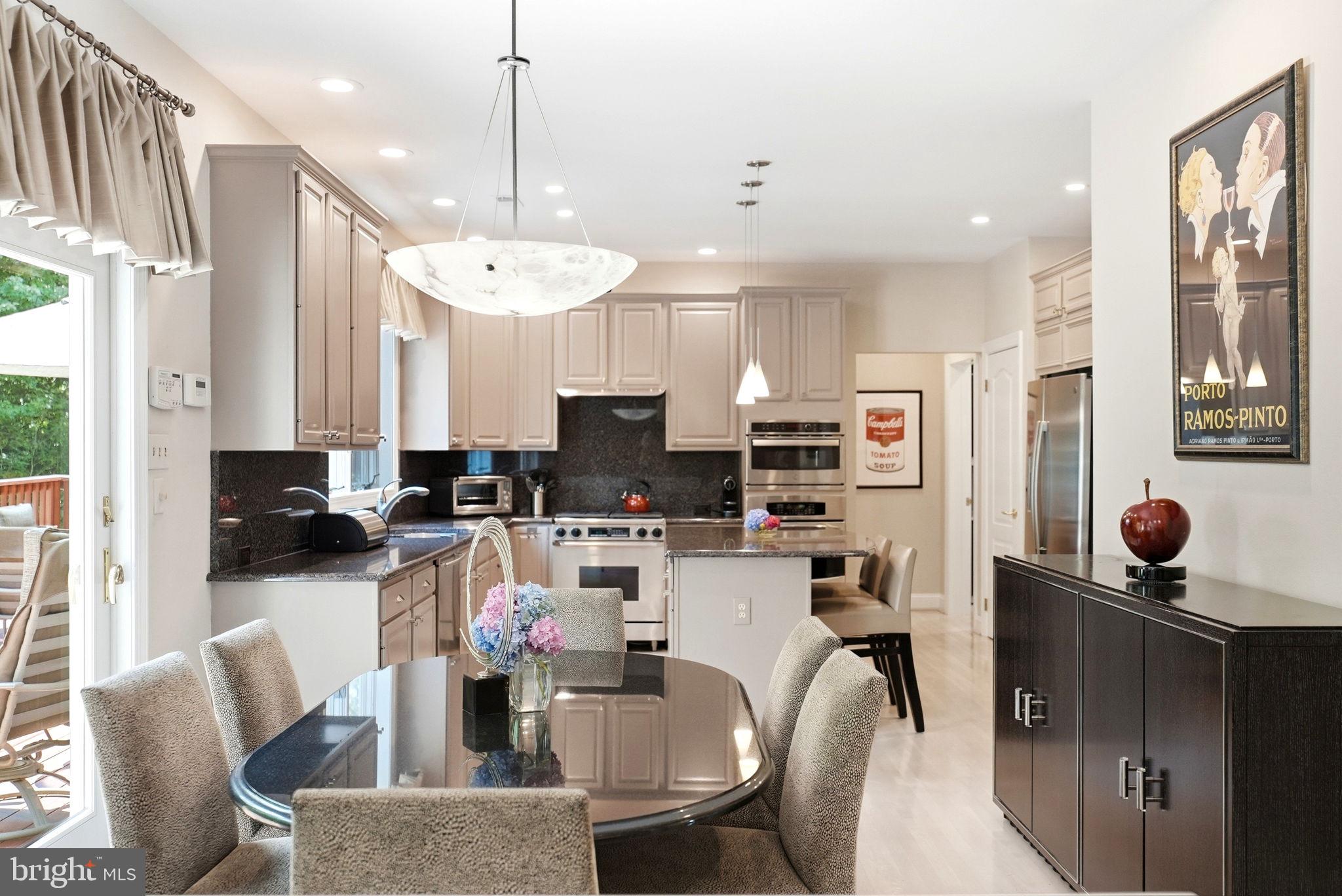 THORNBURY HUNT - Residential