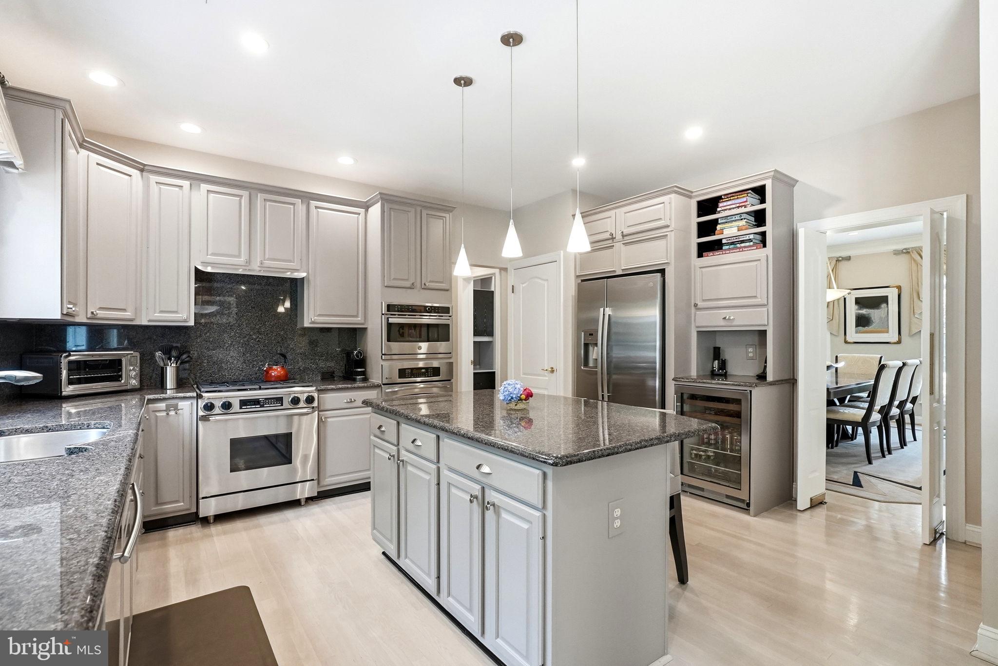 THORNBURY HUNT - Residential