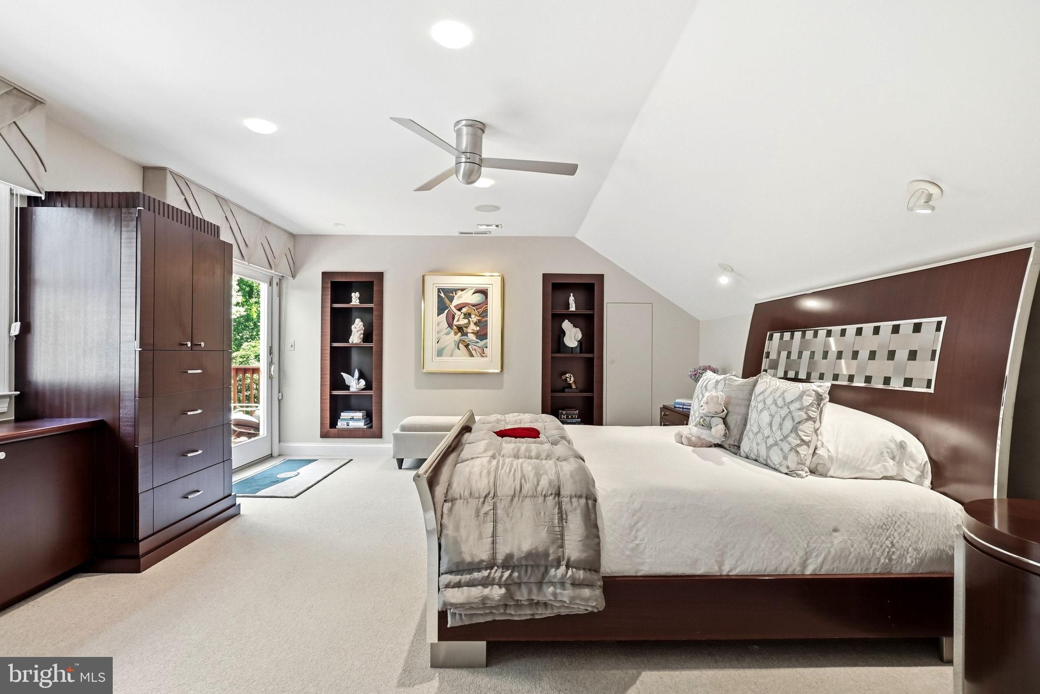 THORNBURY HUNT - Residential