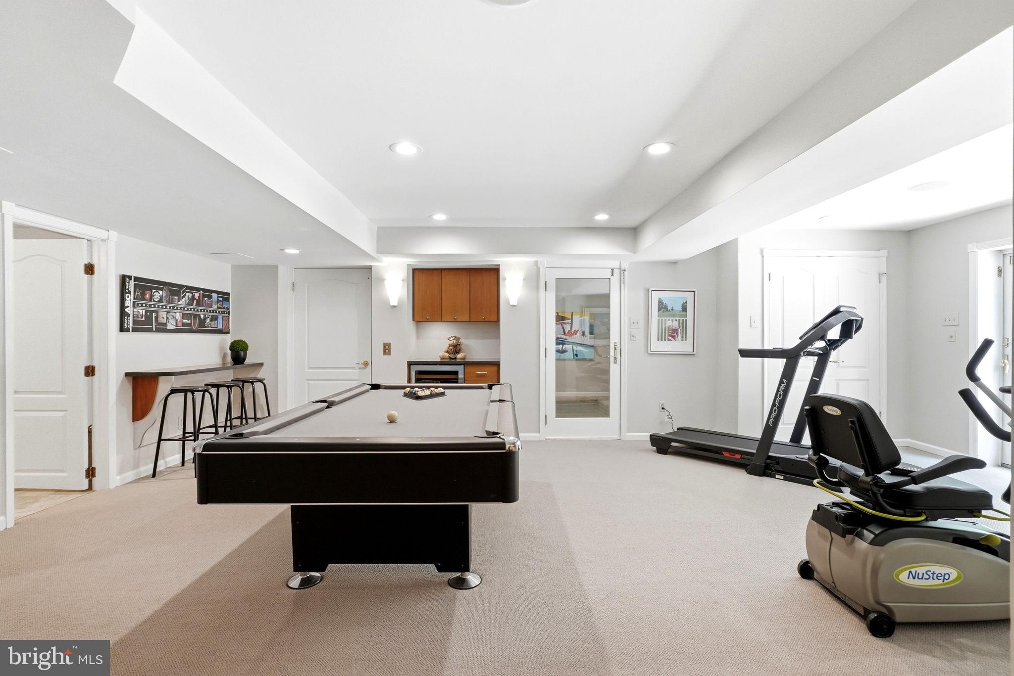 THORNBURY HUNT - Residential