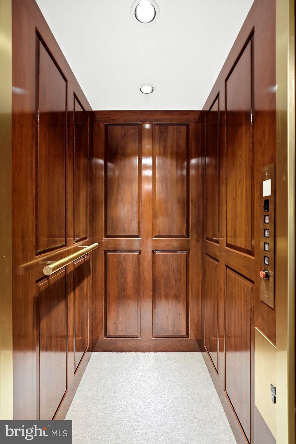 THORNBURY HUNT - Residential