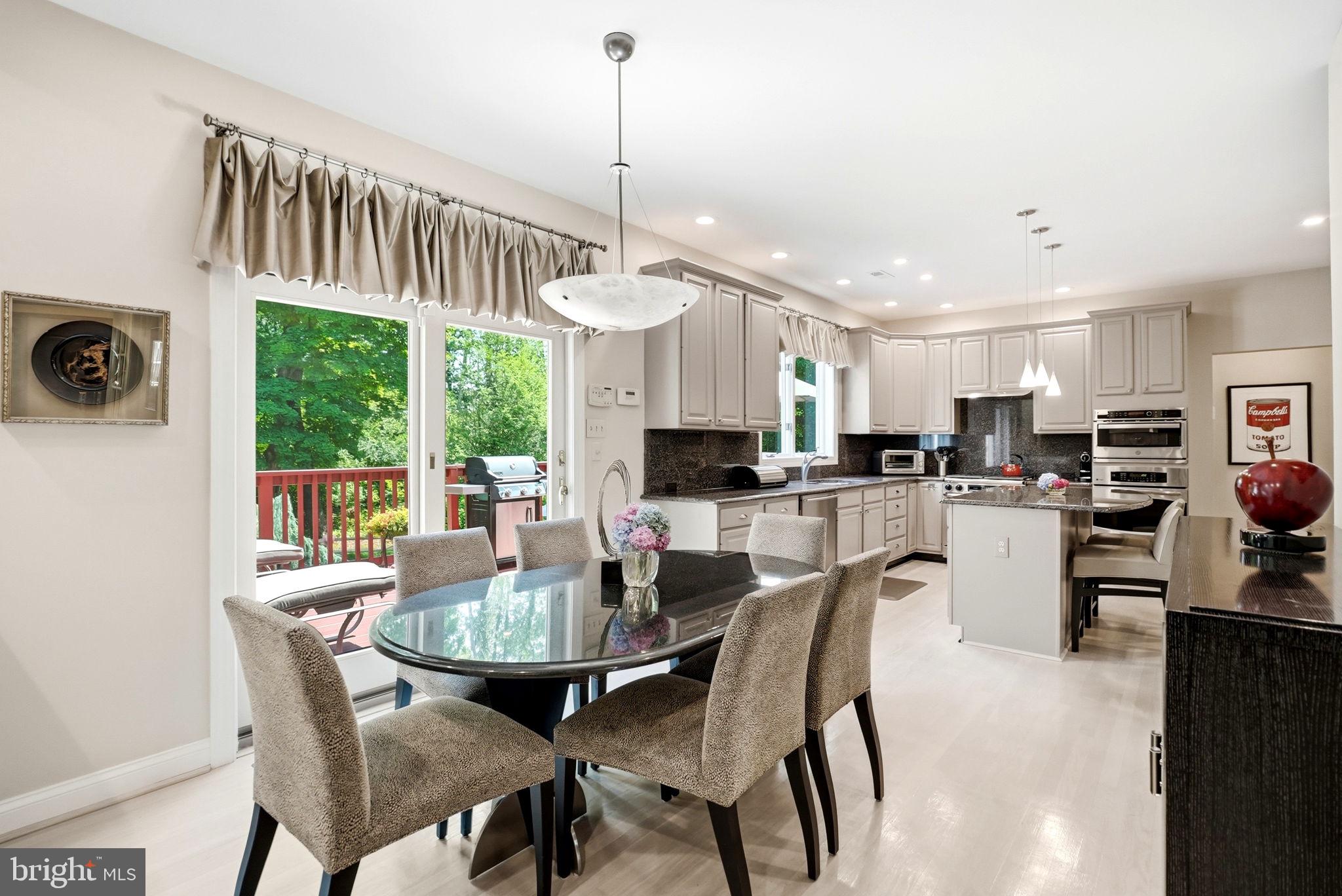 THORNBURY HUNT - Residential