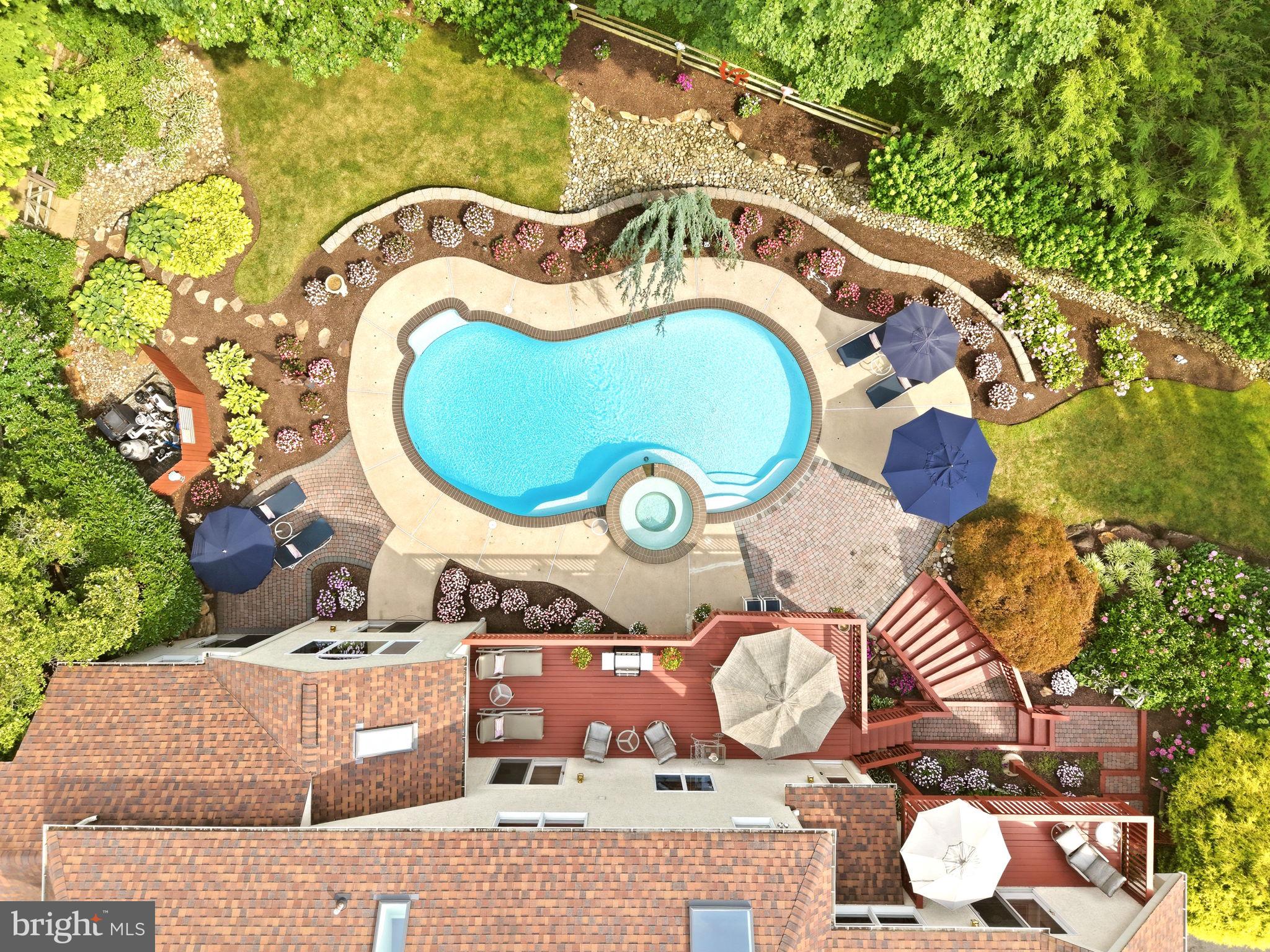 THORNBURY HUNT - Residential
