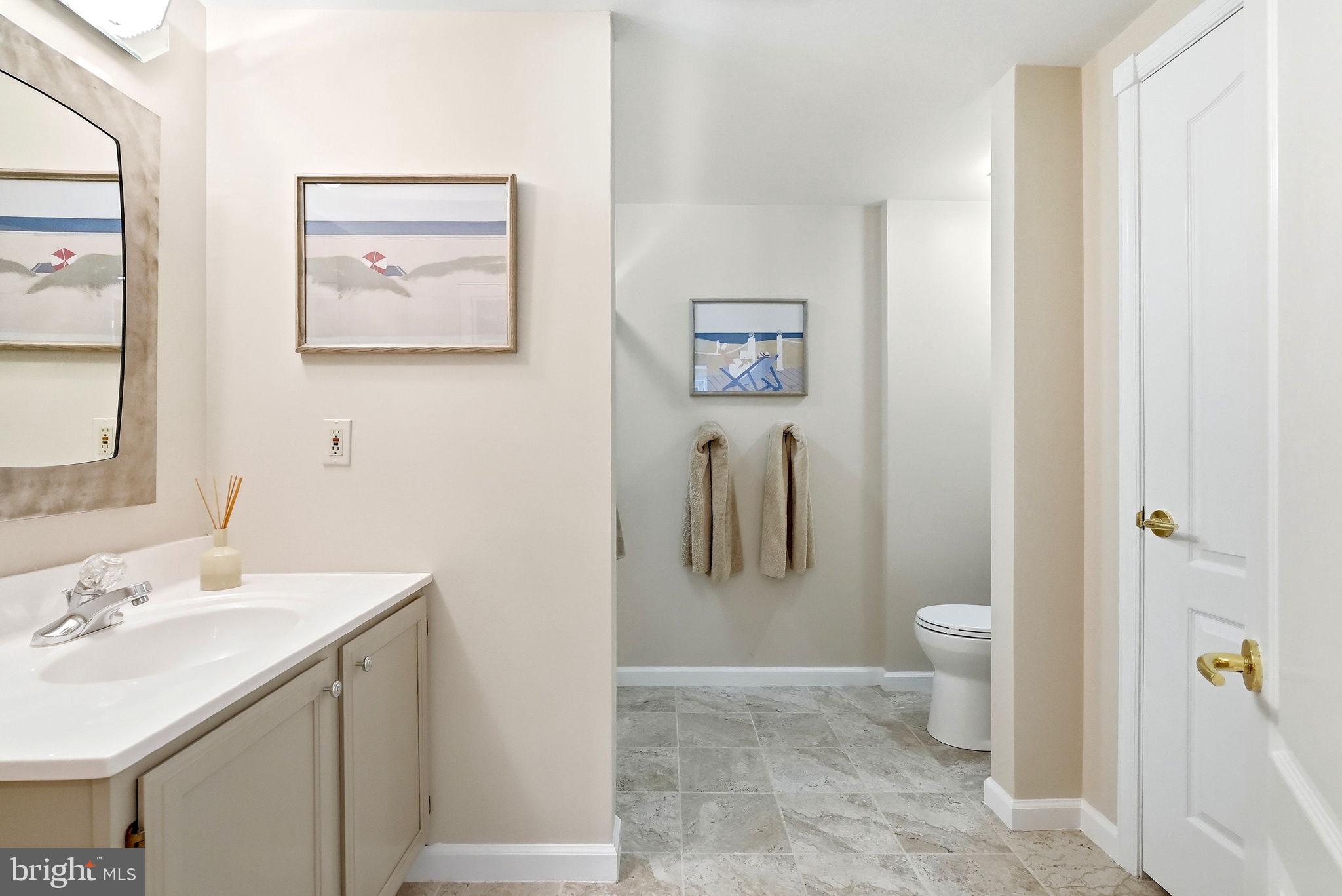 THORNBURY HUNT - Residential