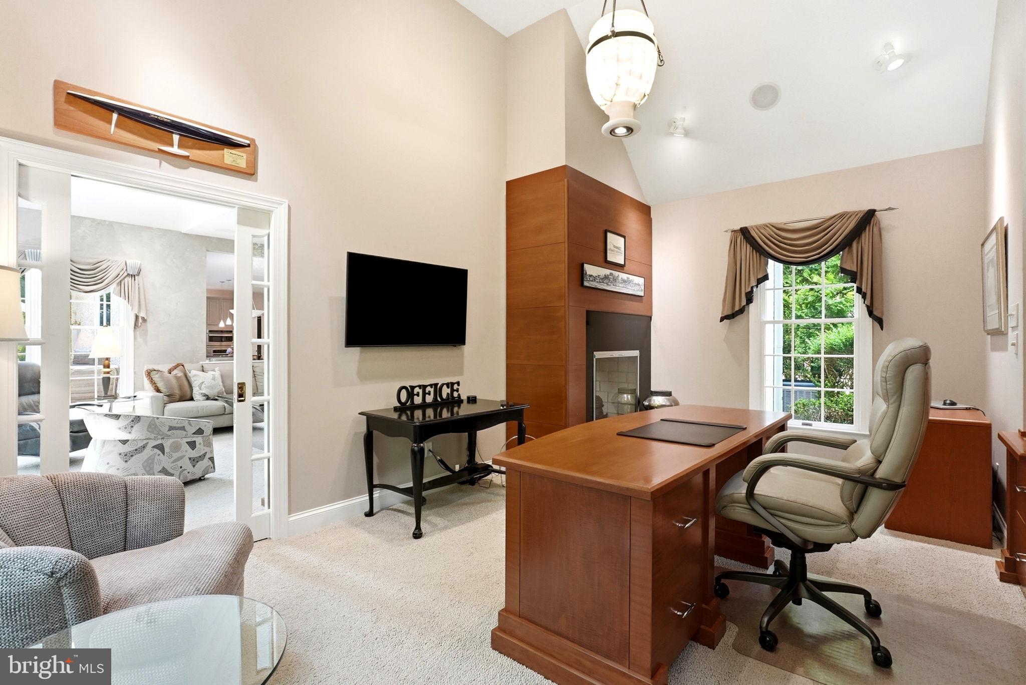 THORNBURY HUNT - Residential