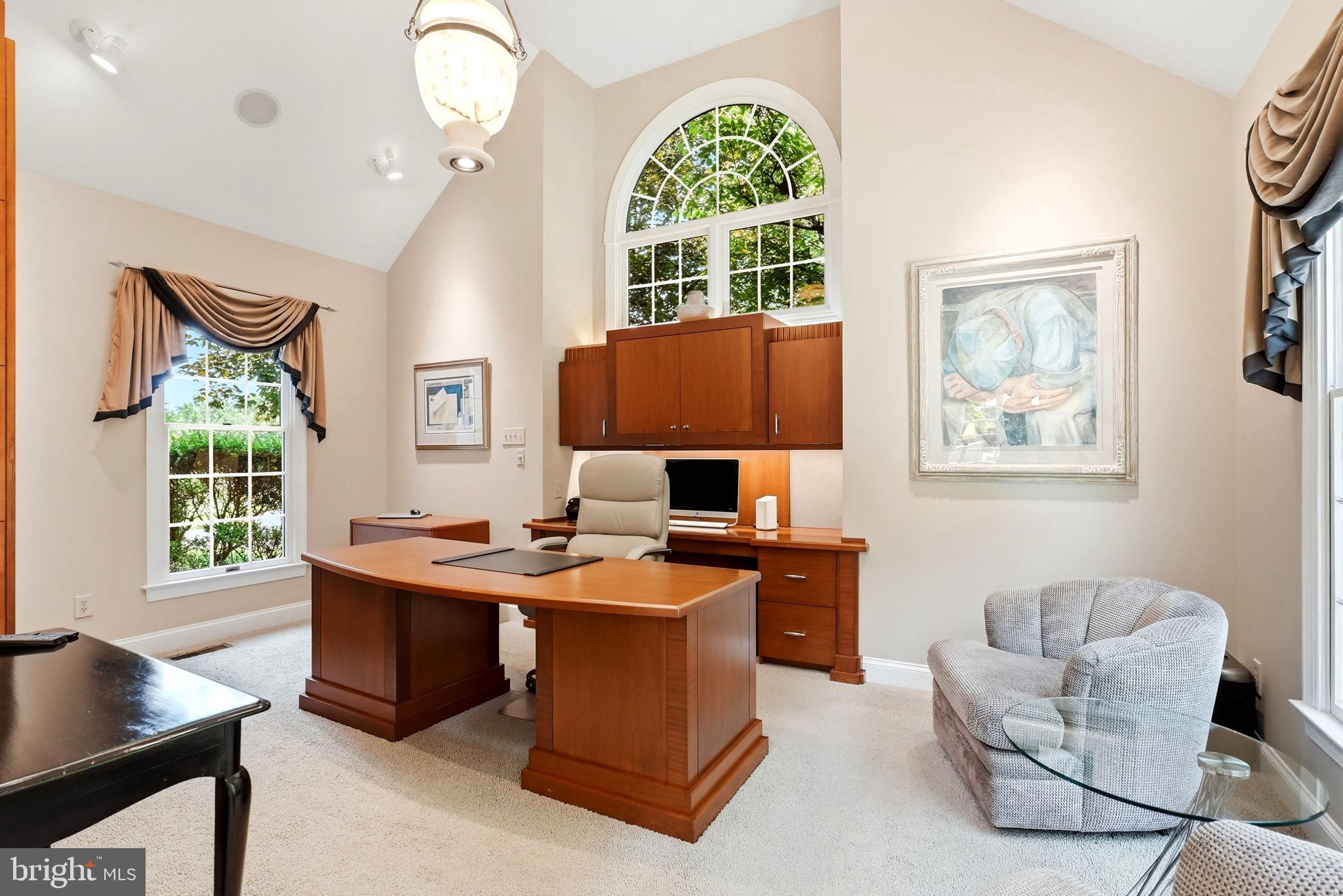 THORNBURY HUNT - Residential