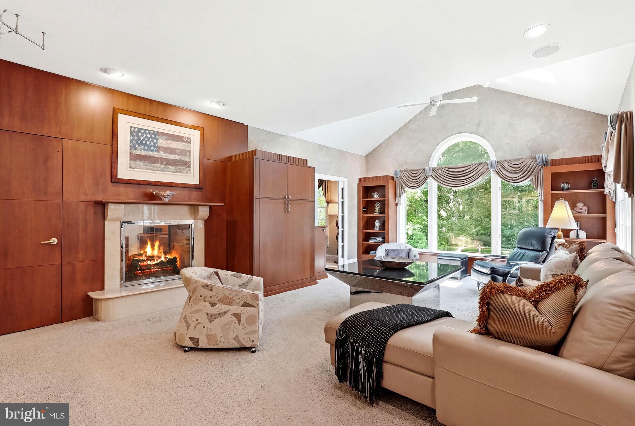 THORNBURY HUNT - Residential