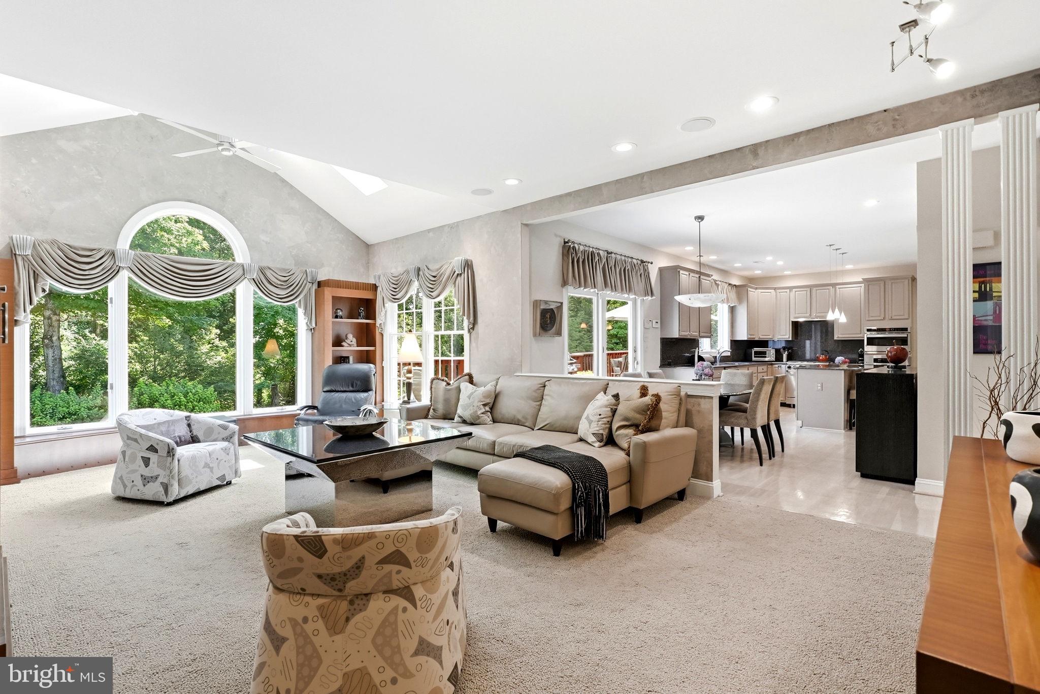 THORNBURY HUNT - Residential