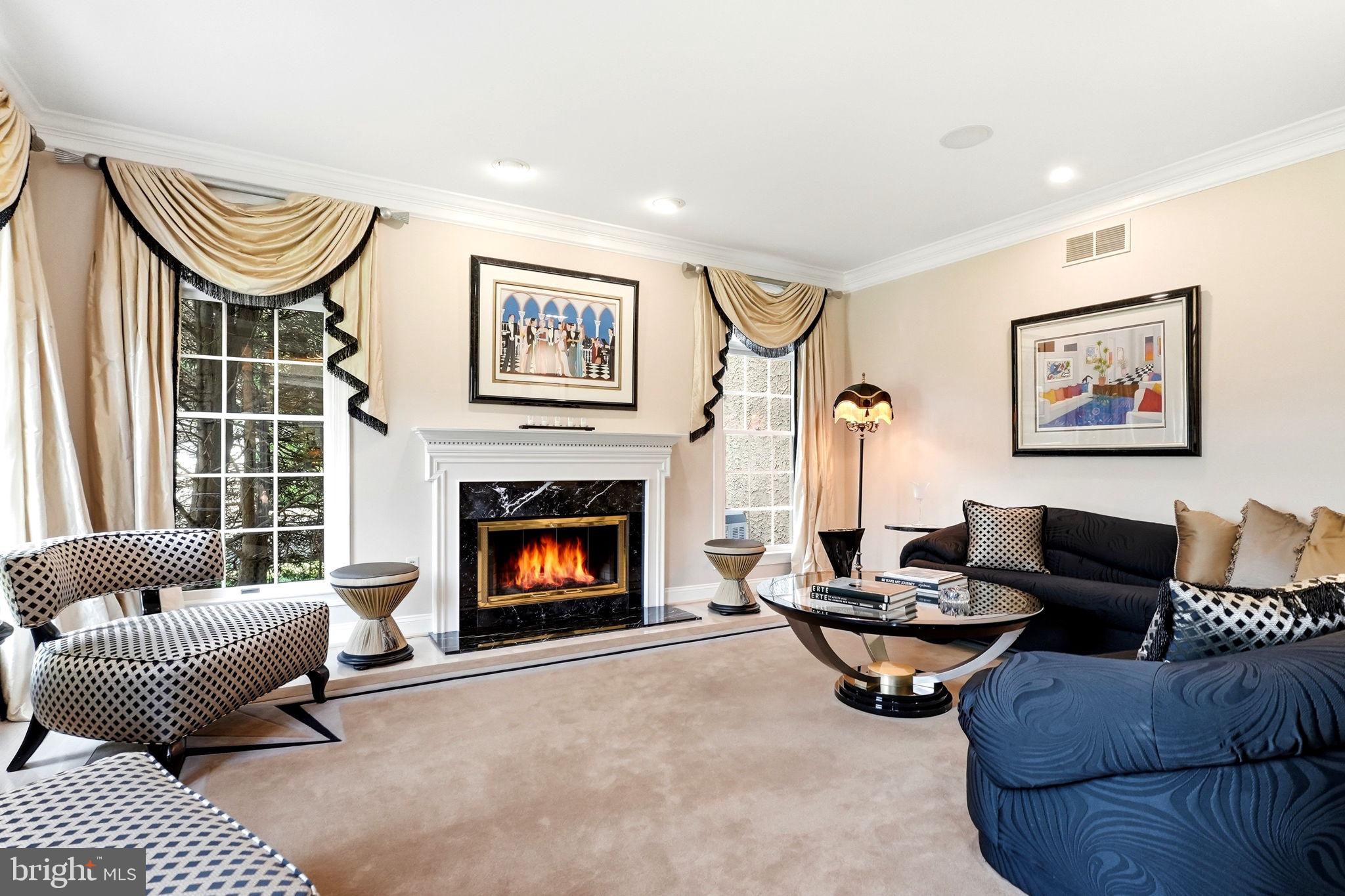 THORNBURY HUNT - Residential