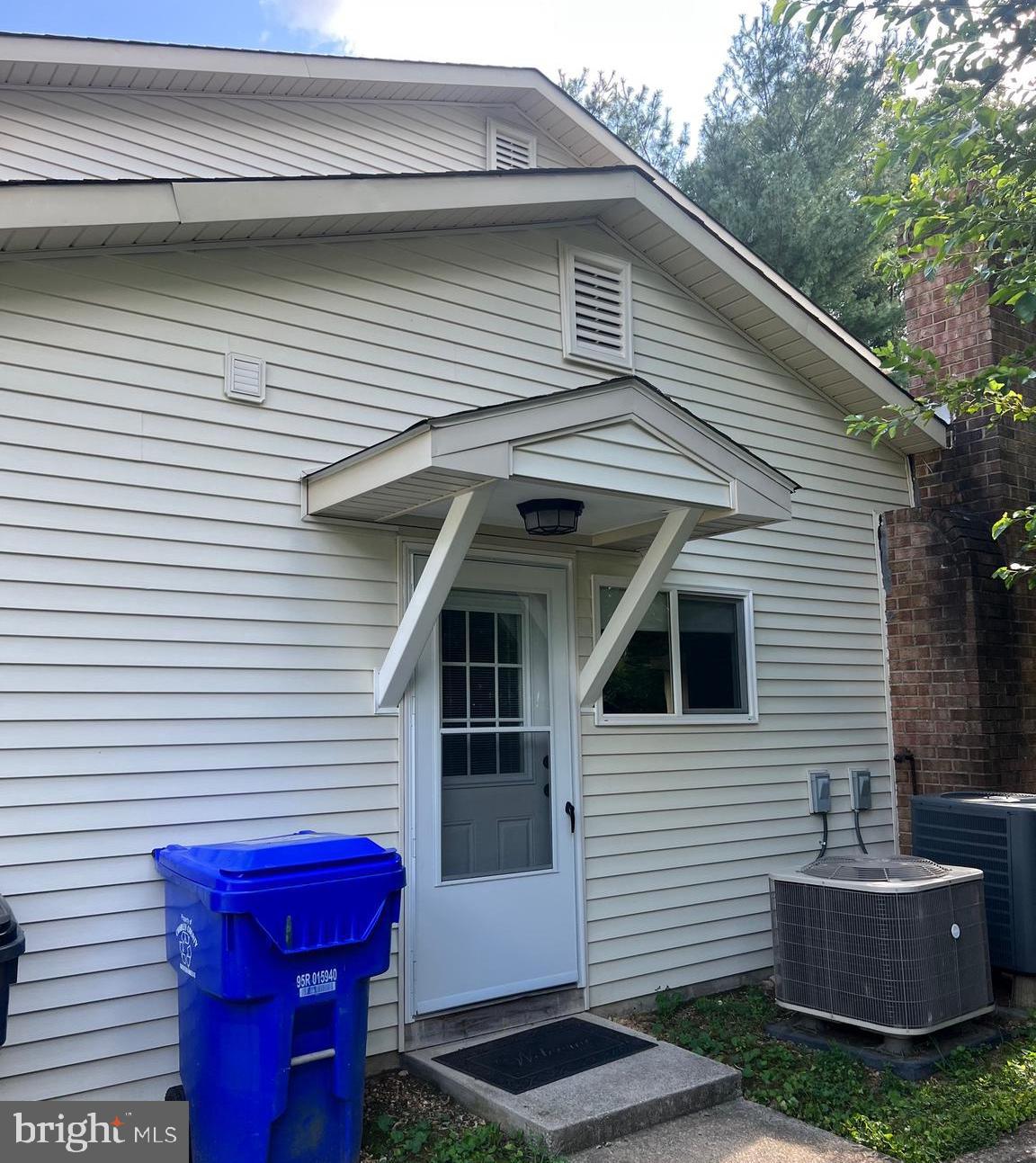 Fantastic opportunity!! Great location.... this is a one bedroom in-laws attached to a single family home, washer & dryer in unit ...  with your private entrance  Excellent condition.  Tenants cannot use  the back yard... designated two  parking space in drive way on the right....... Close to shopping and restaurants...  completely updated and ready to move in    ALL utilities are included in the price!!!!