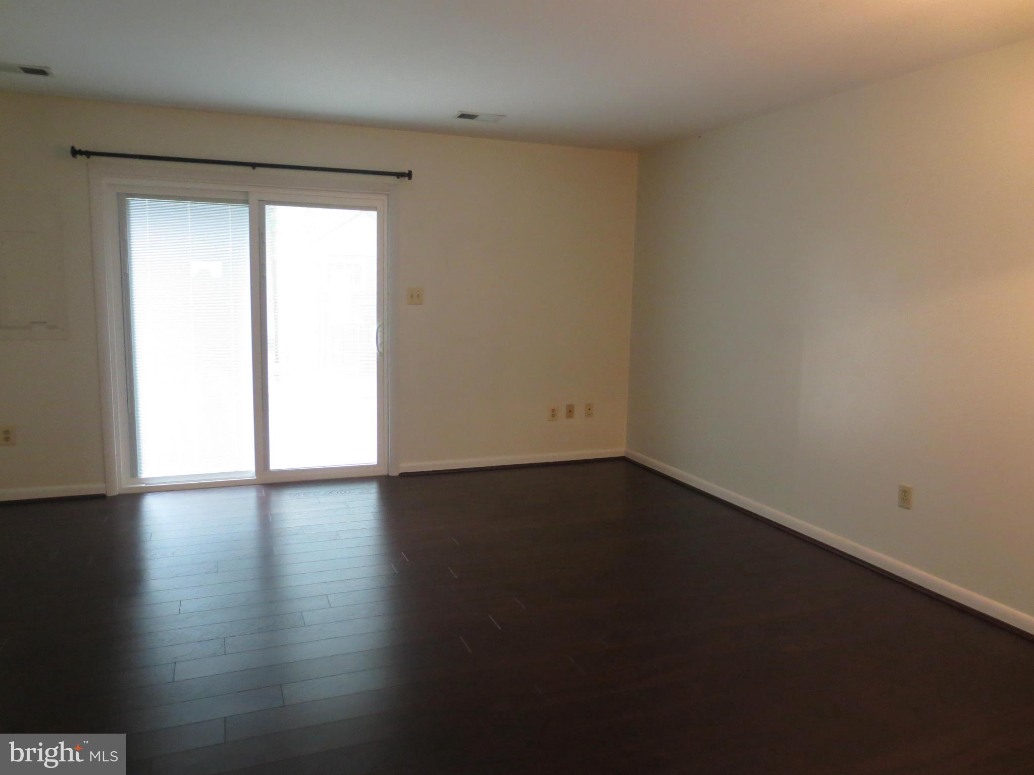 KINGSBRIDGE COURT - Residential Lease