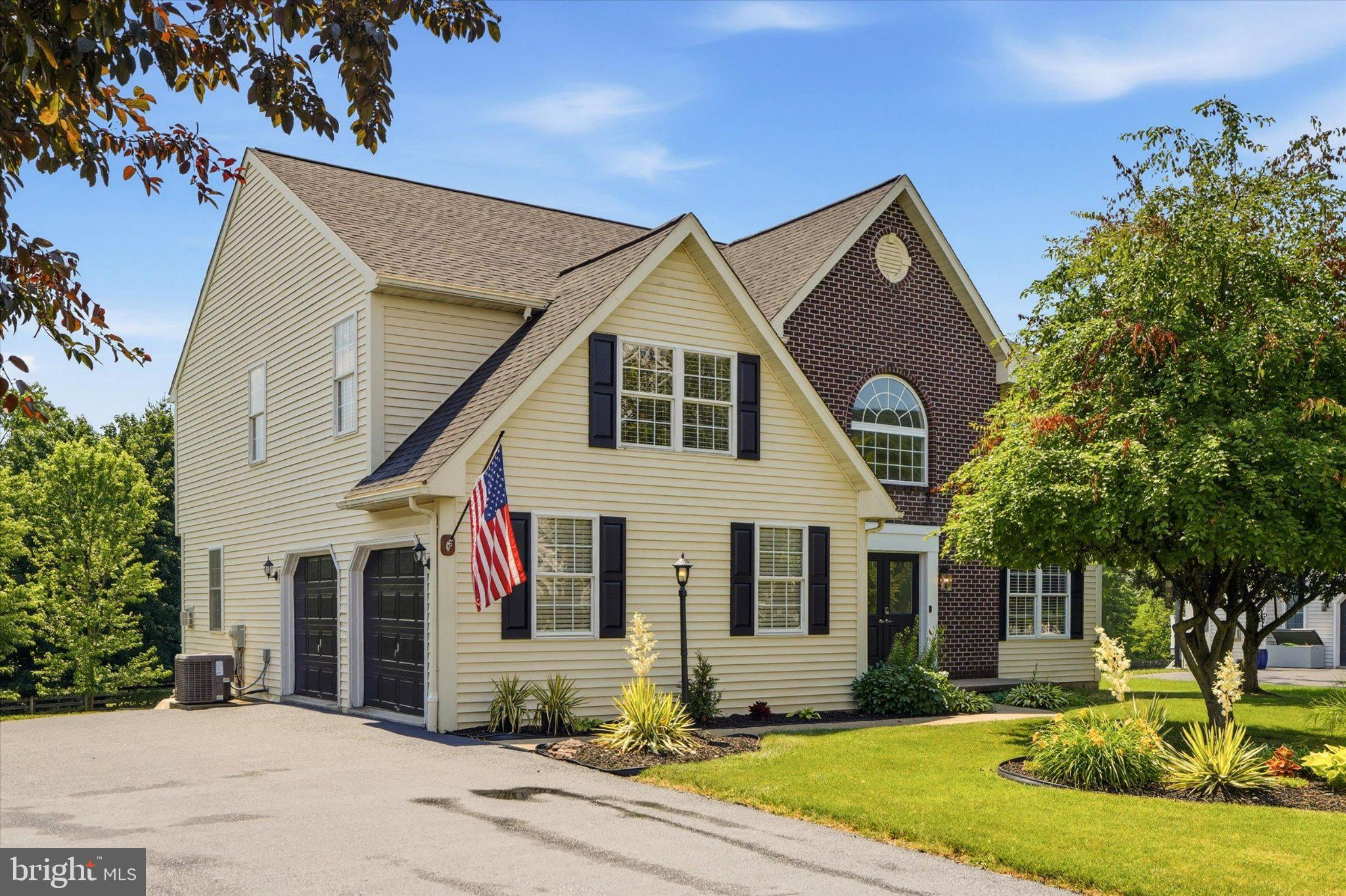 WOODS EDGE - Residential
