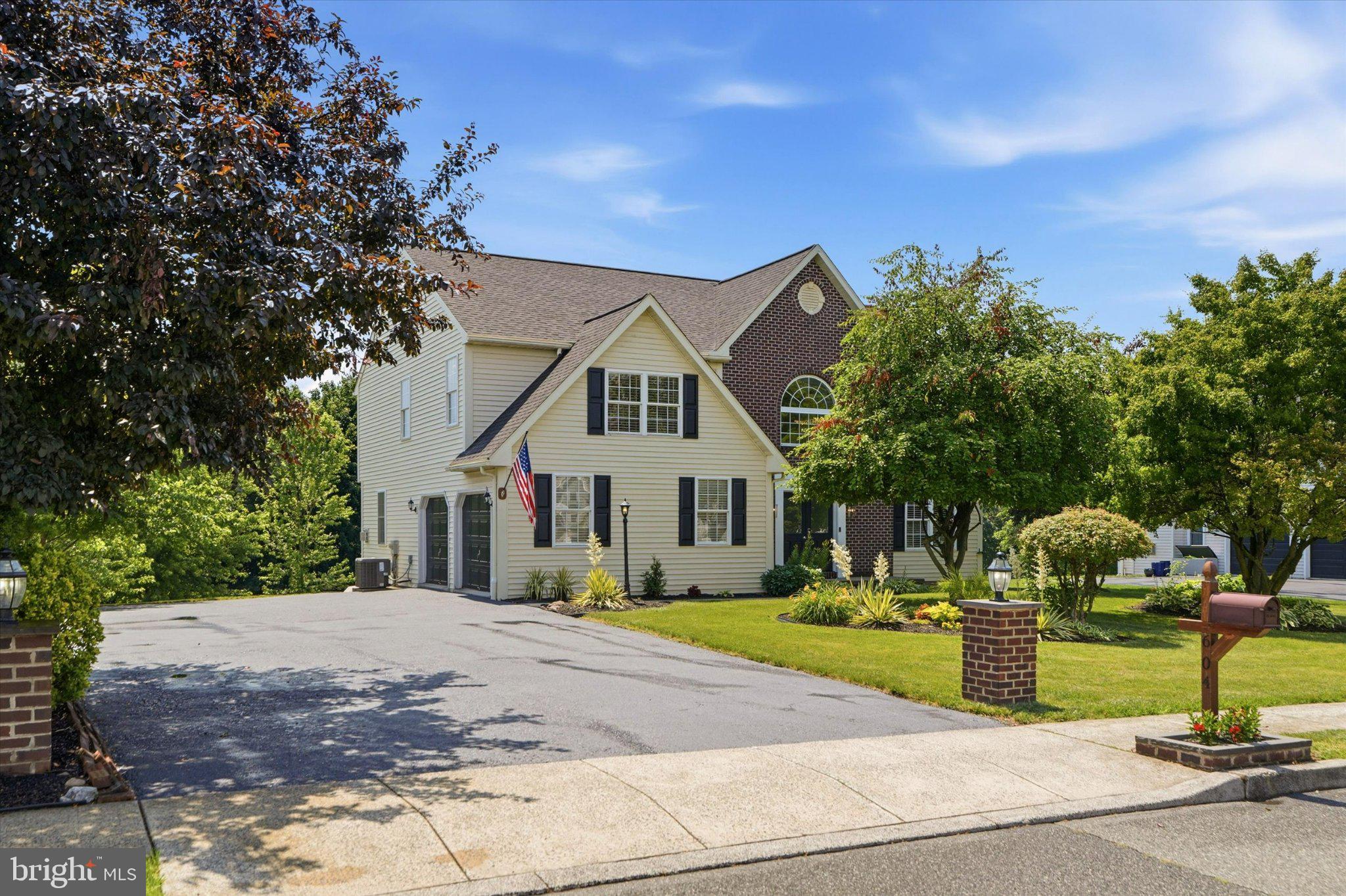 WOODS EDGE - Residential