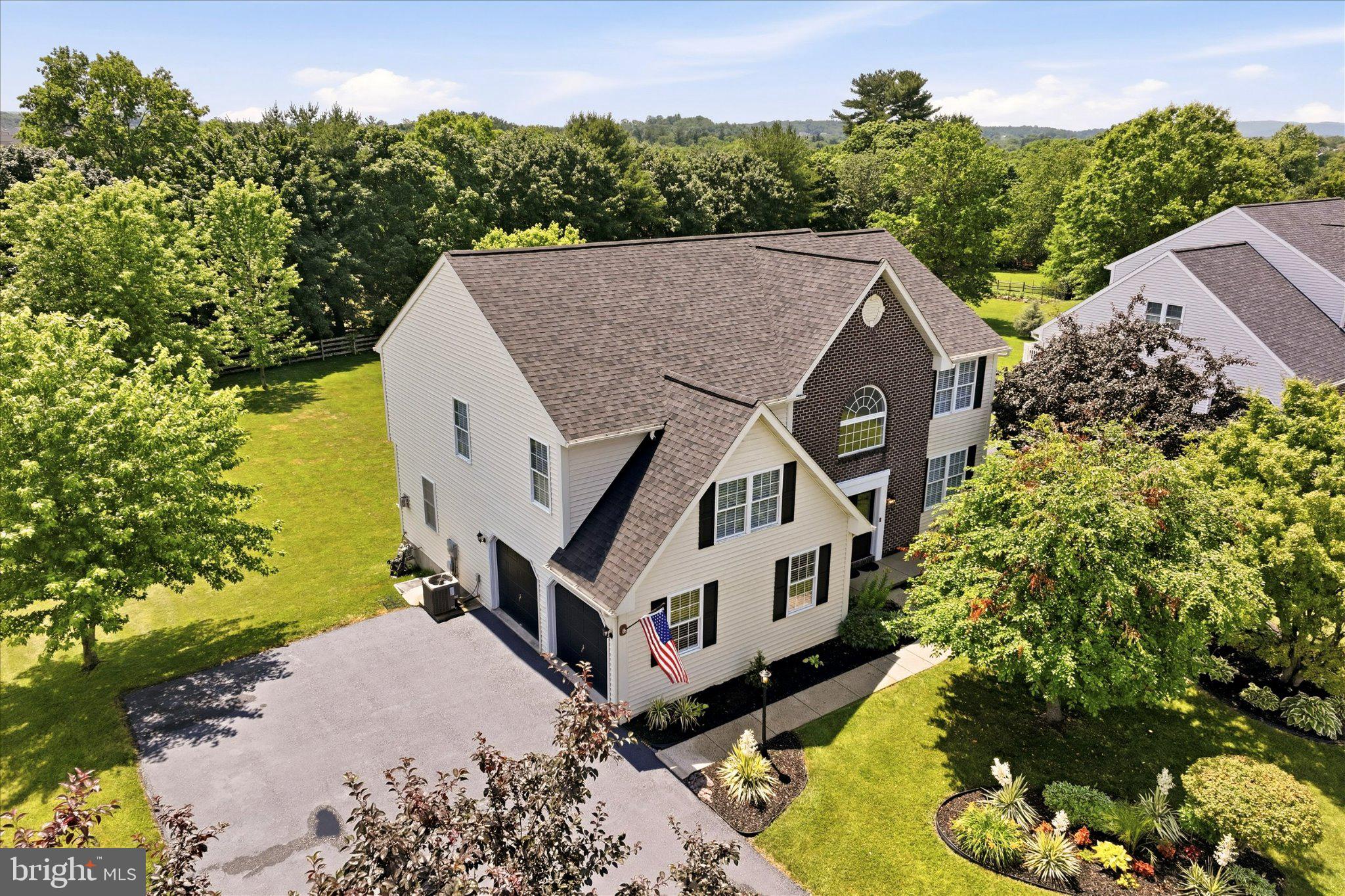WOODS EDGE - Residential